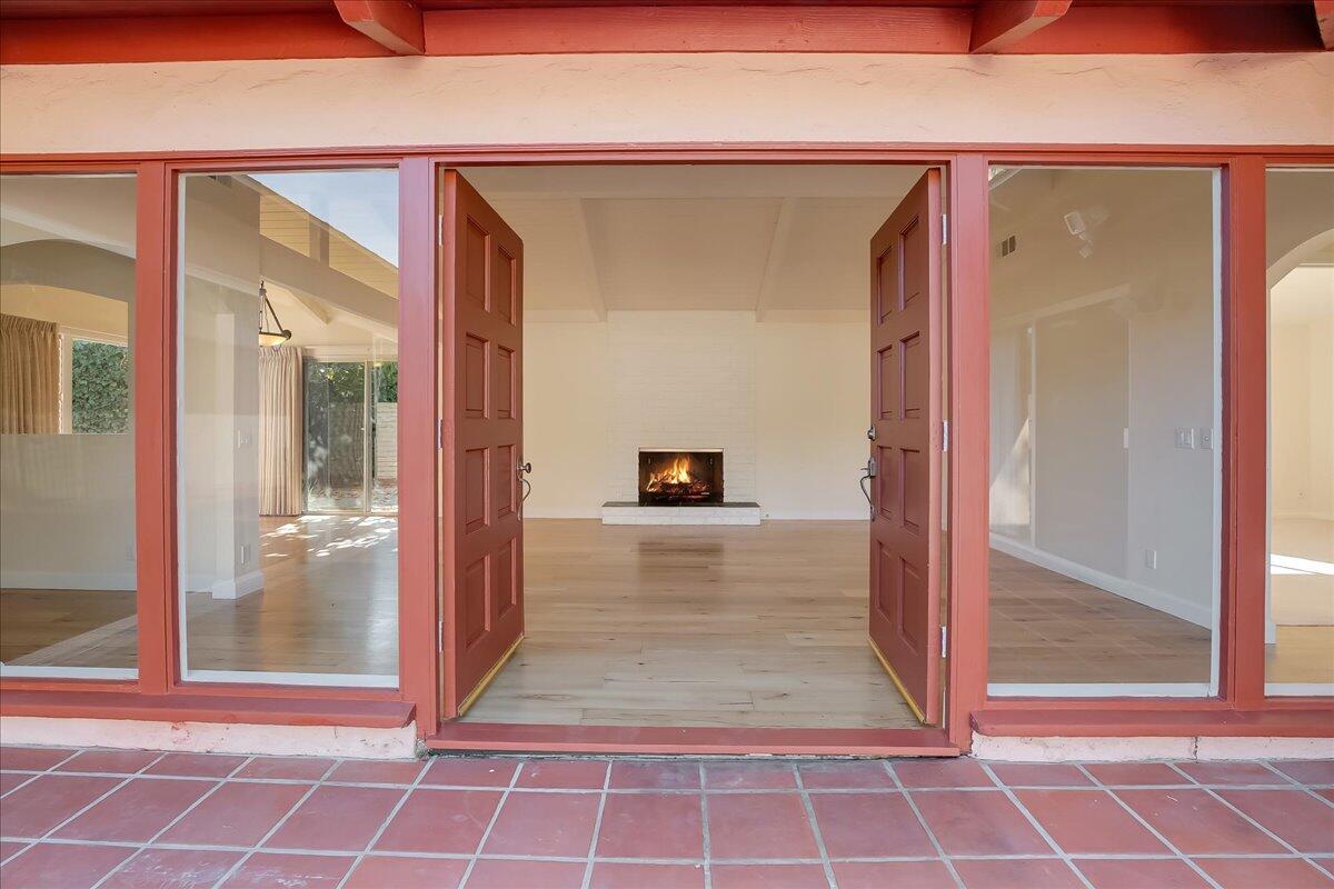 3731 Foothill Road
