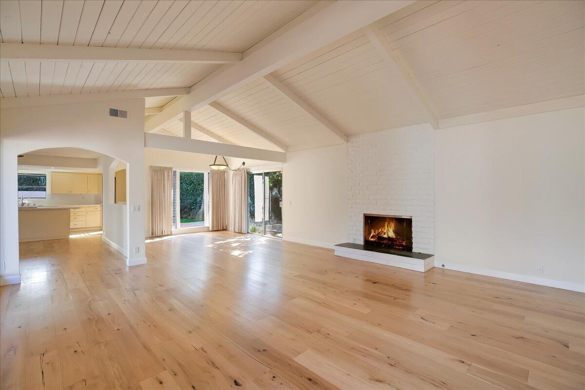 3731 Foothill Road
