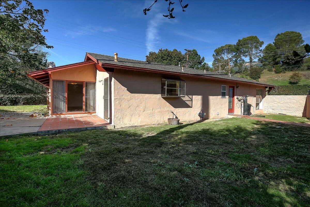 3731 Foothill Road