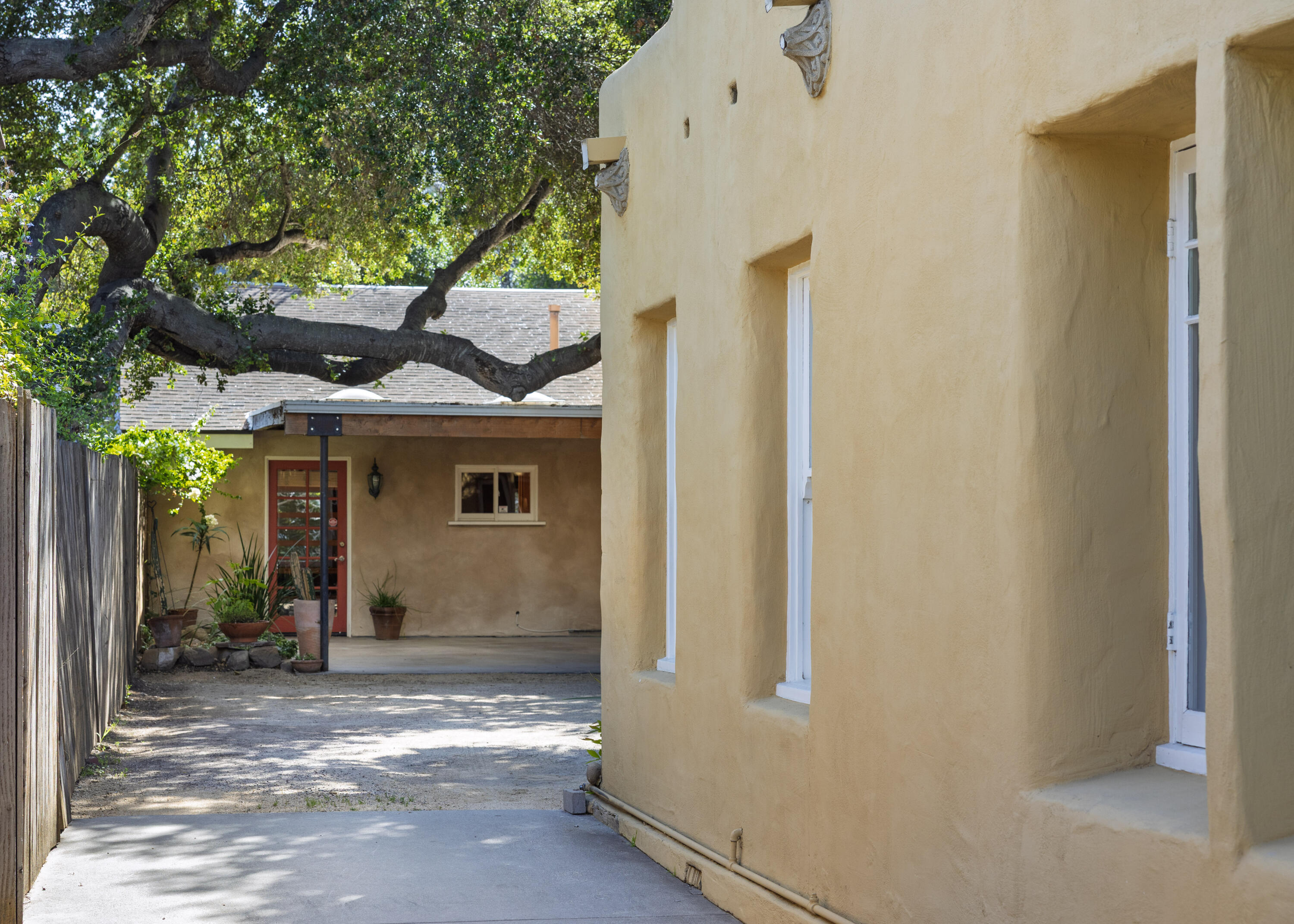 1129 San Pascual Street