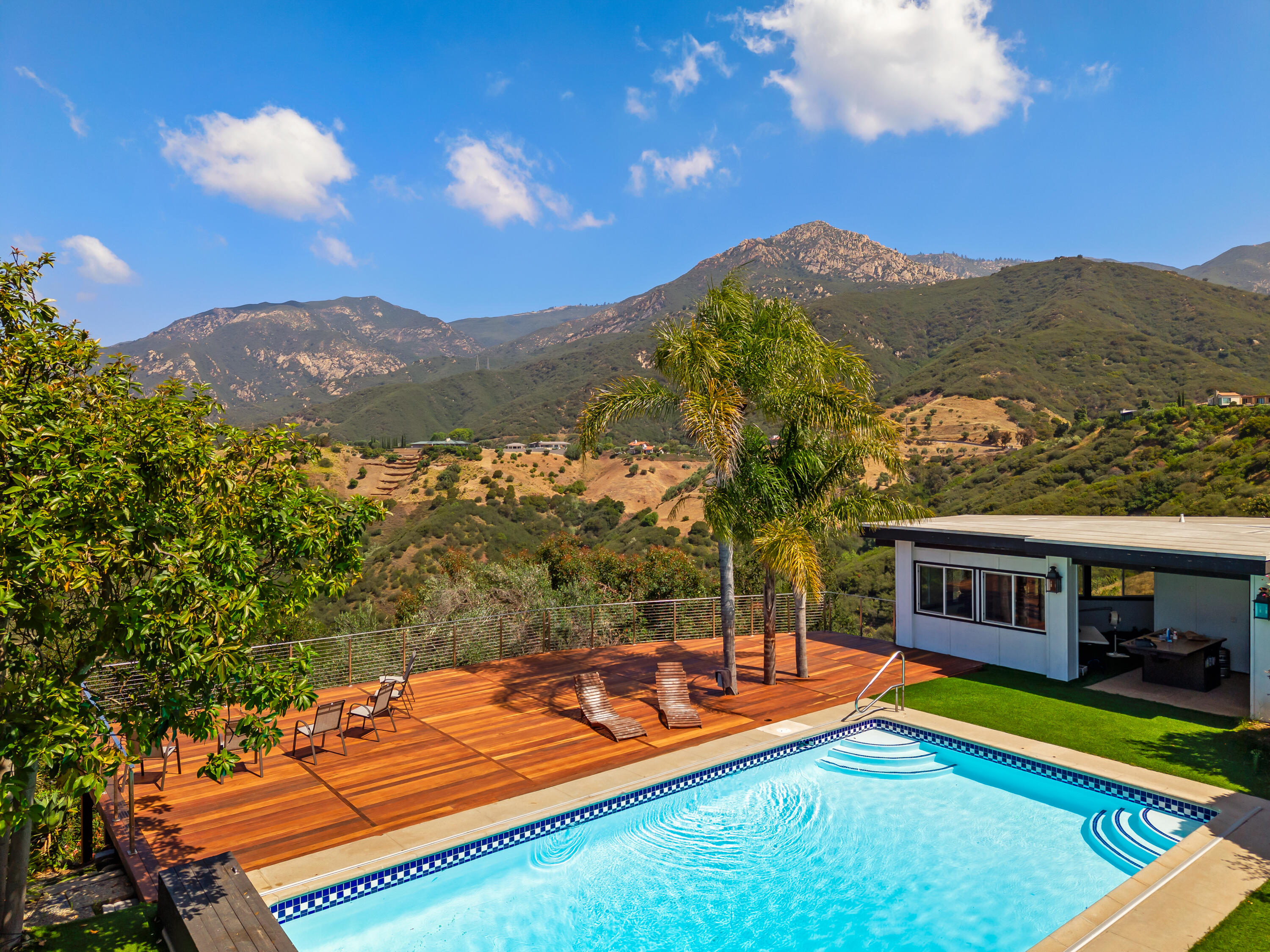 2911 Holly Road
