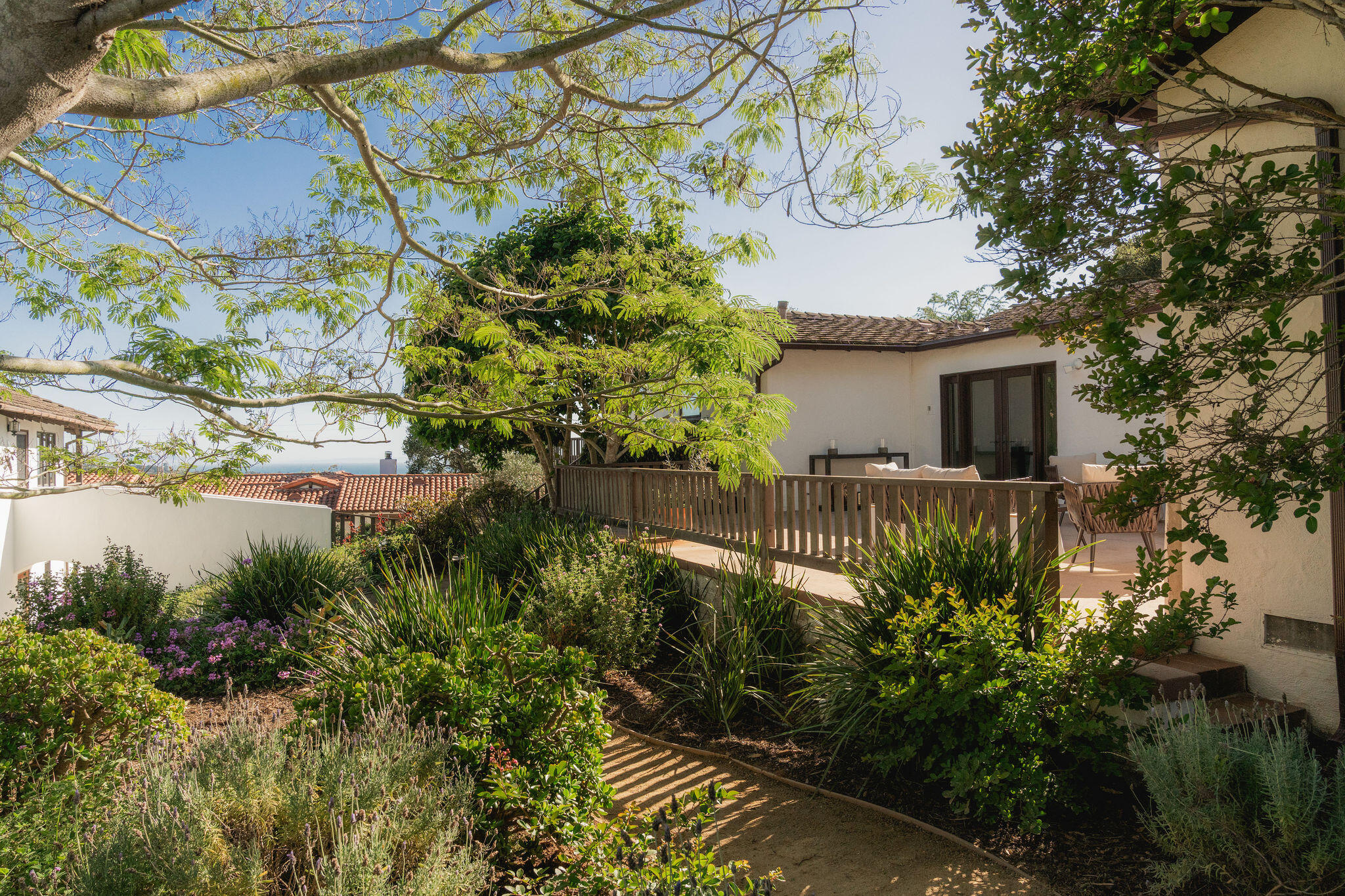 4476 Meadowlark Lane