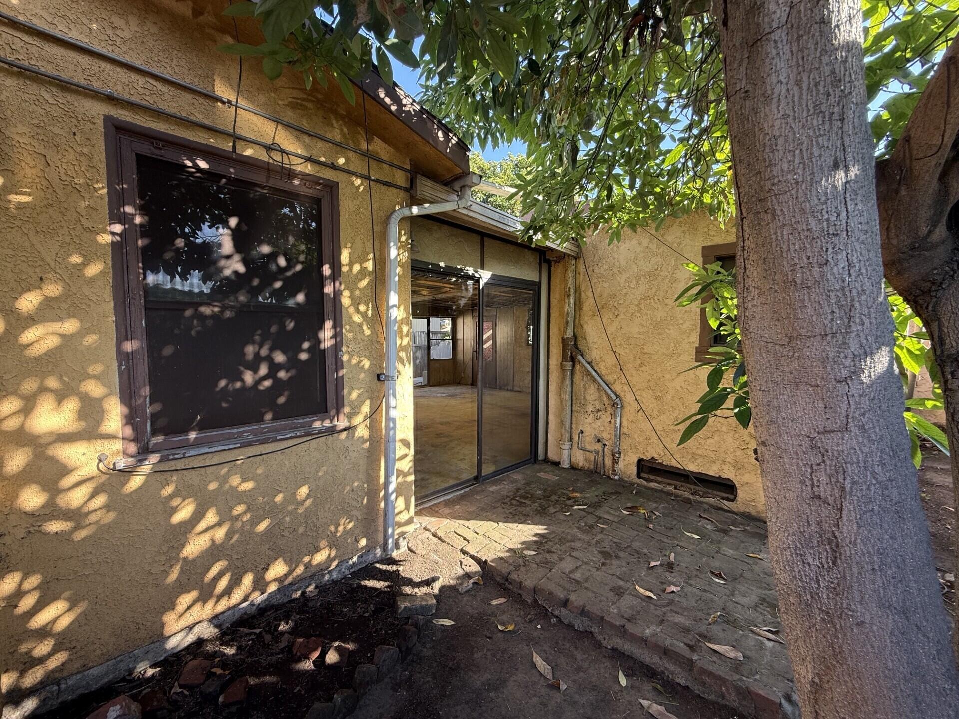 329 Santa Barbara Street
