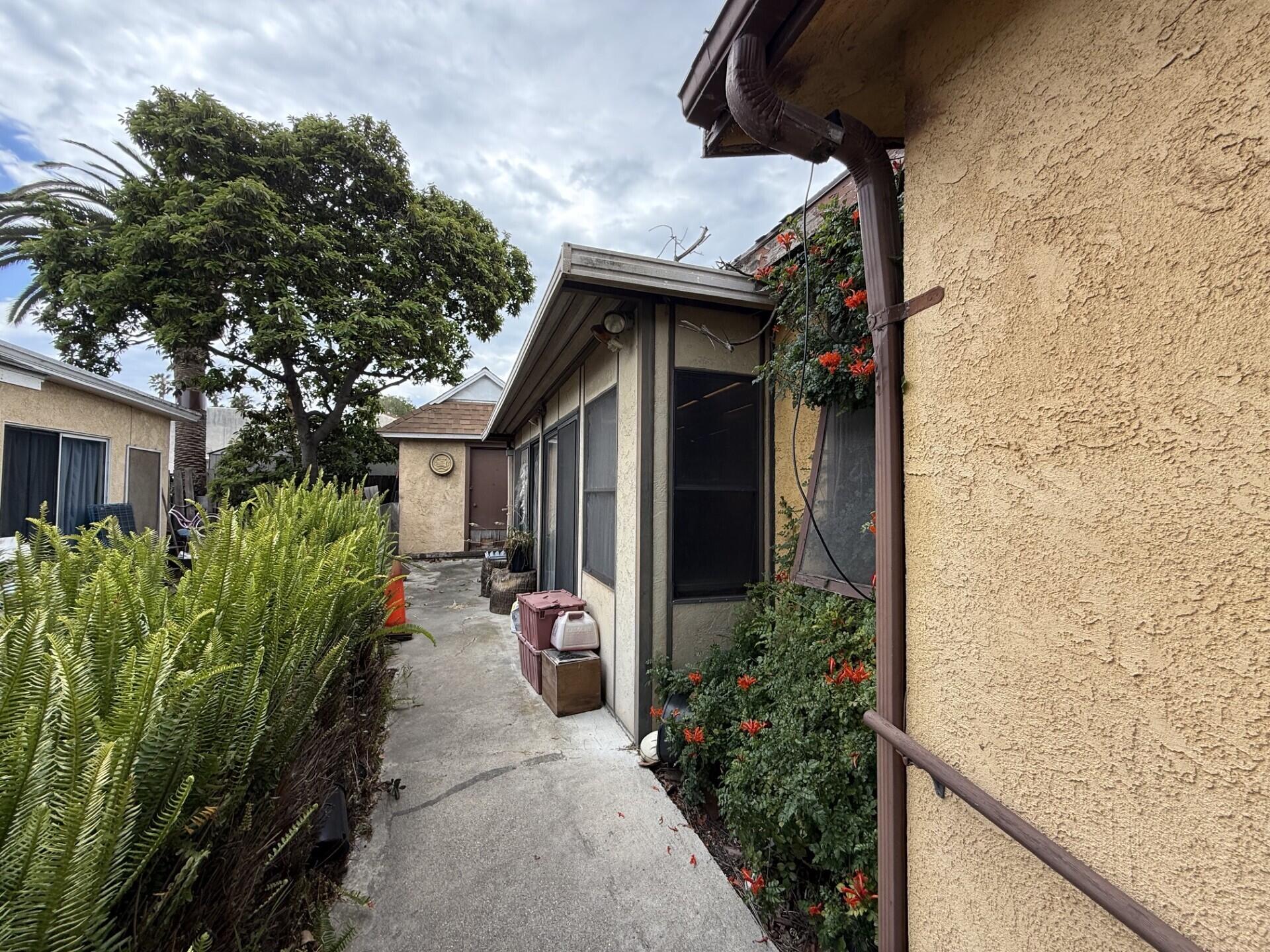 329 Santa Barbara Street