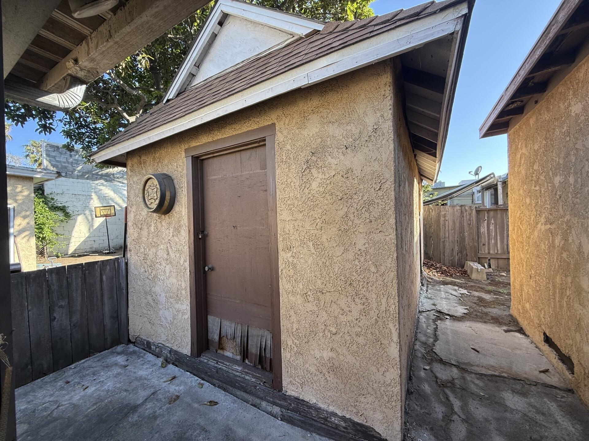 329 Santa Barbara Street