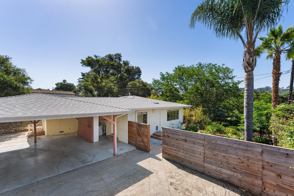 4539 Hollister Avenue