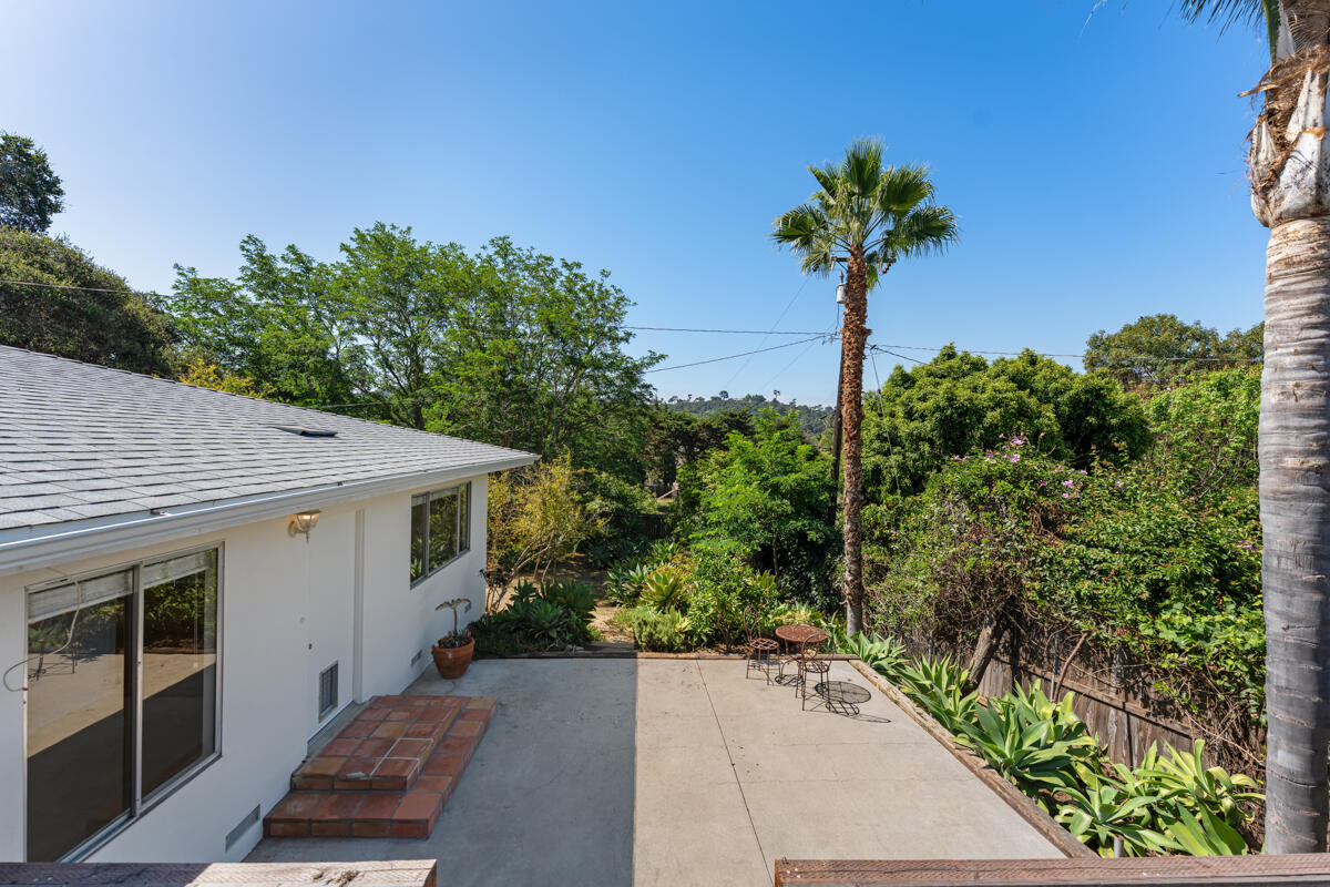 4539 Hollister Avenue