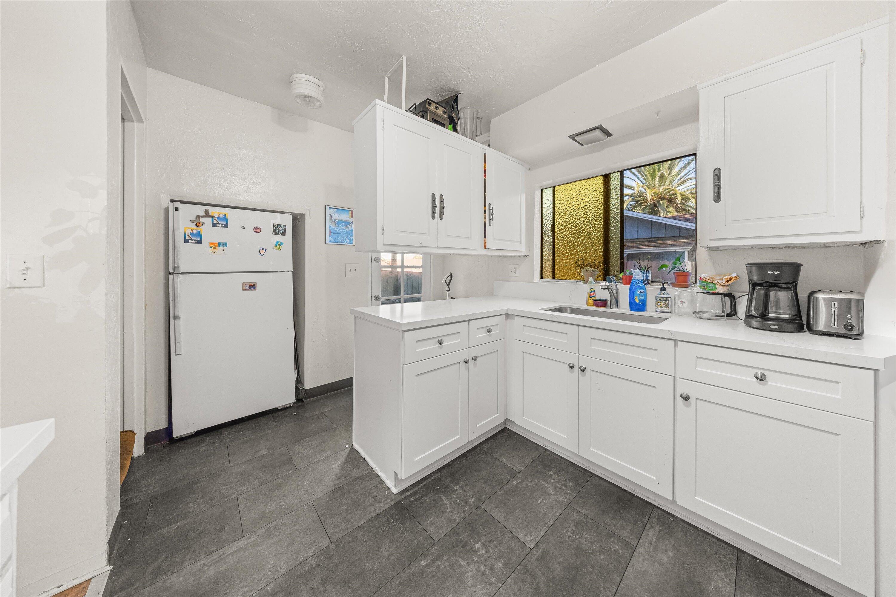 610 W Valerio St & 1702 Sunset Ave