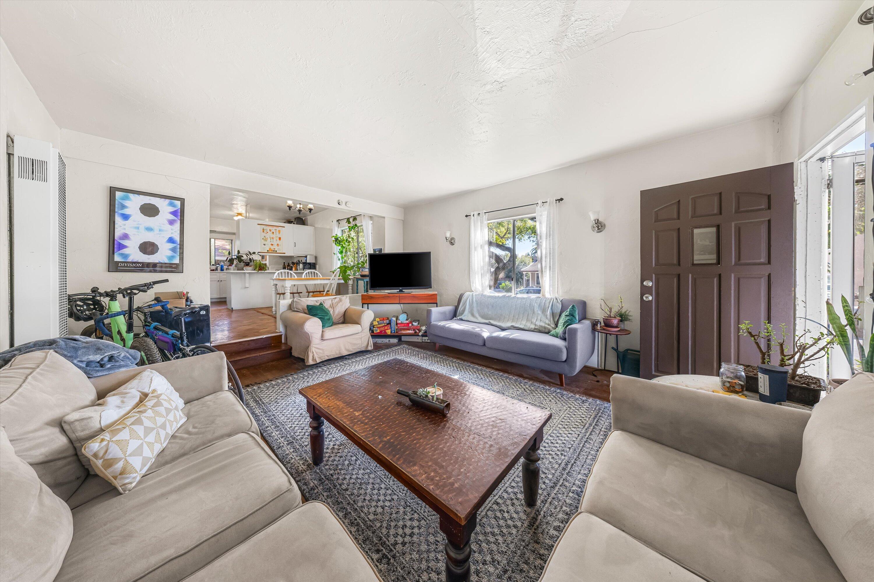 610 W Valerio St & 1702 Sunset Ave