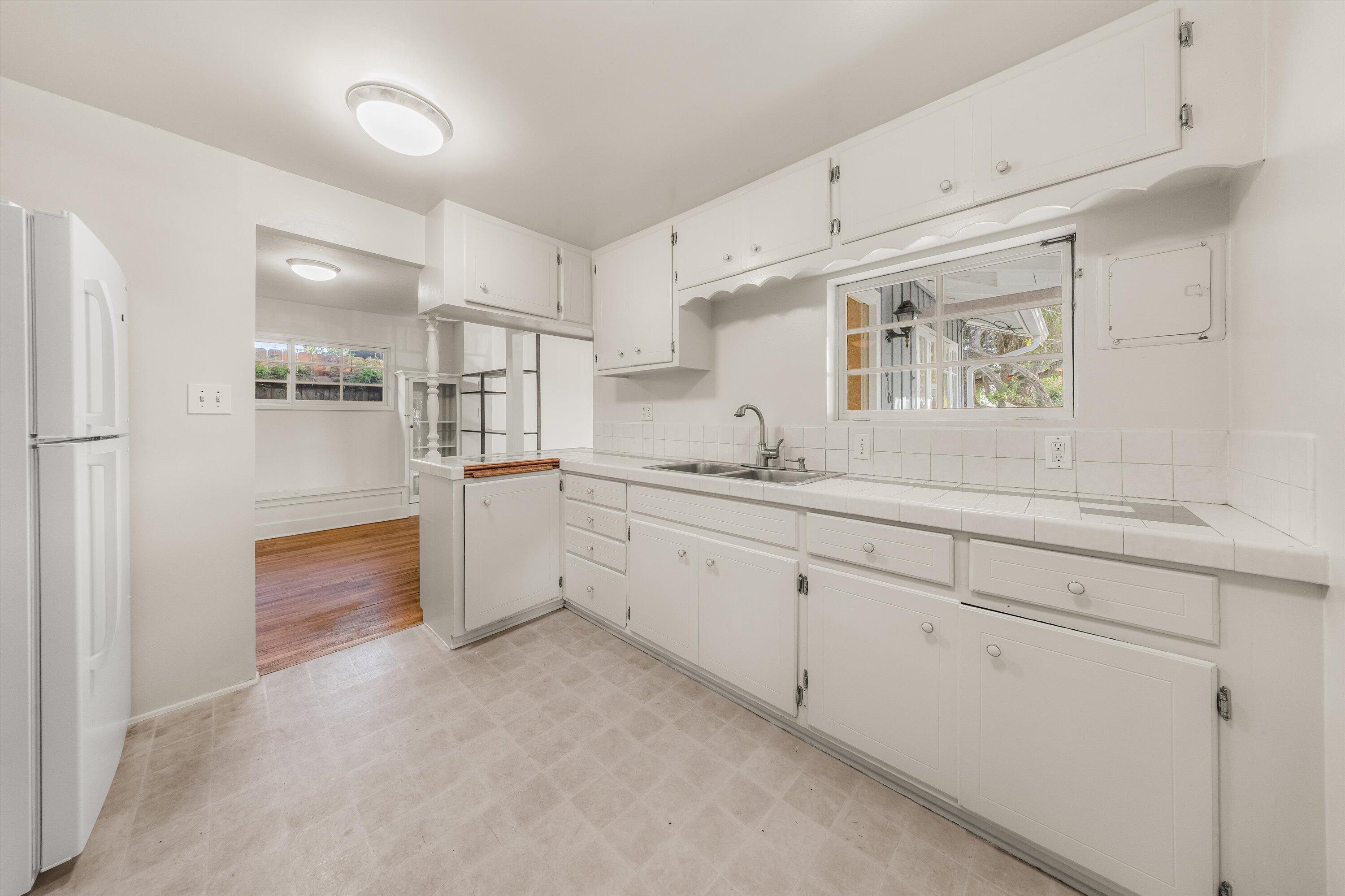 610 W Valerio St & 1702 Sunset Ave
