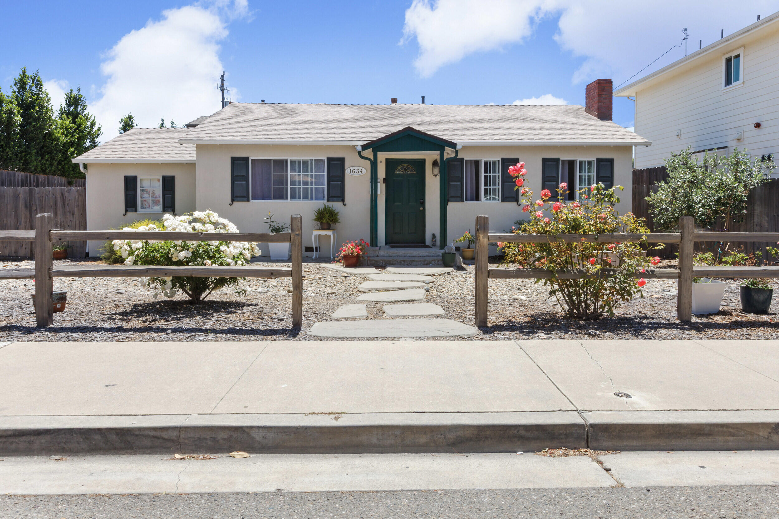1634 Elm Avenue