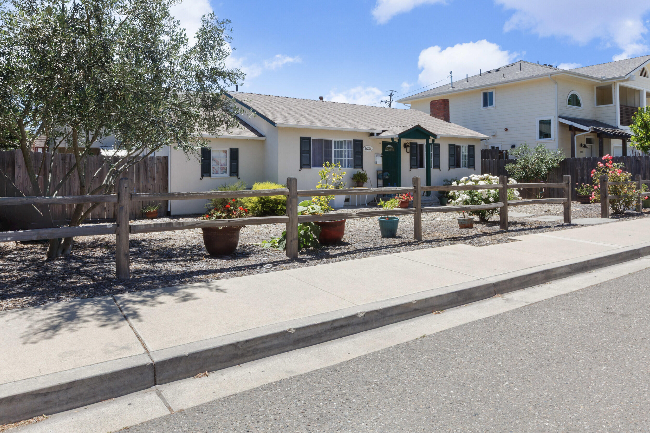 1634 Elm Avenue