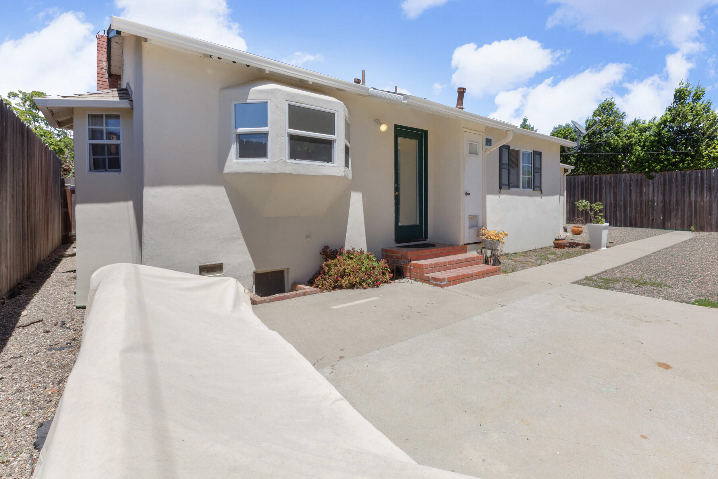 1634 Elm Avenue