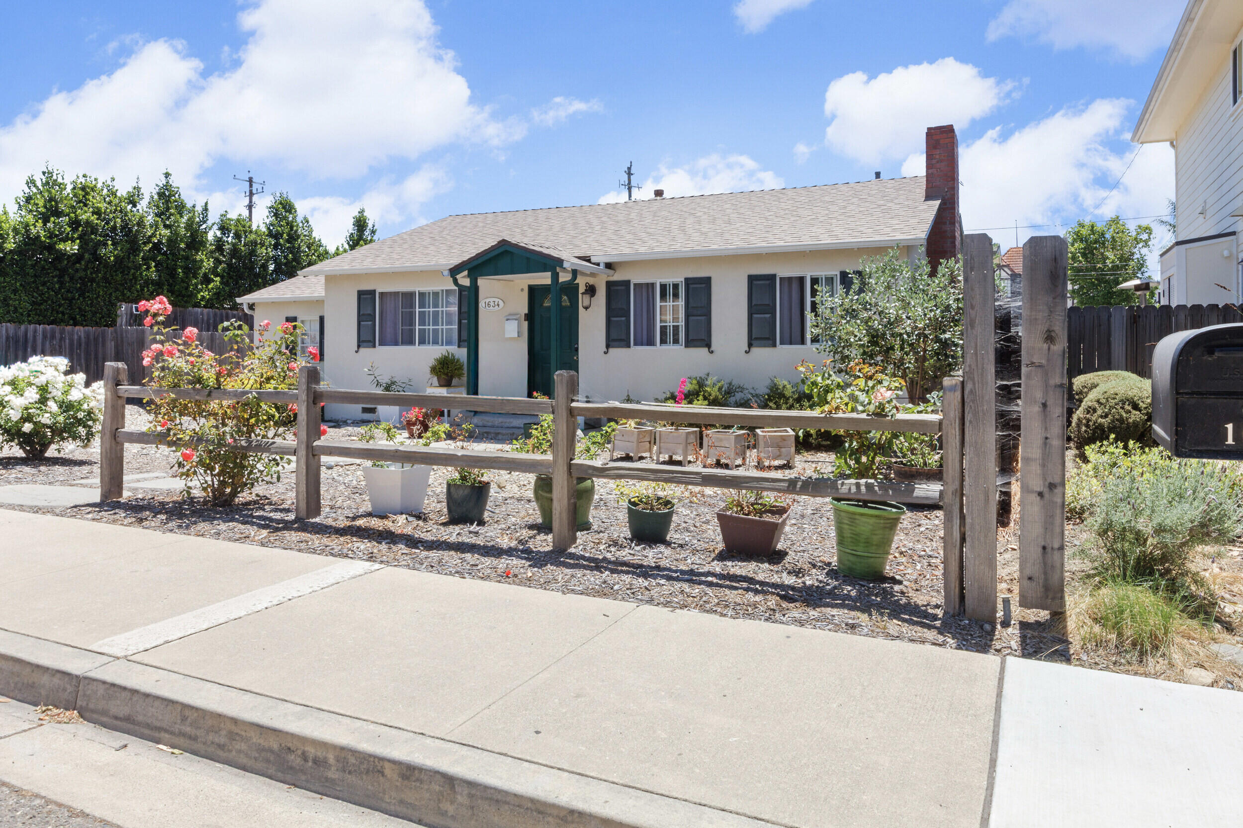 1634 Elm Avenue