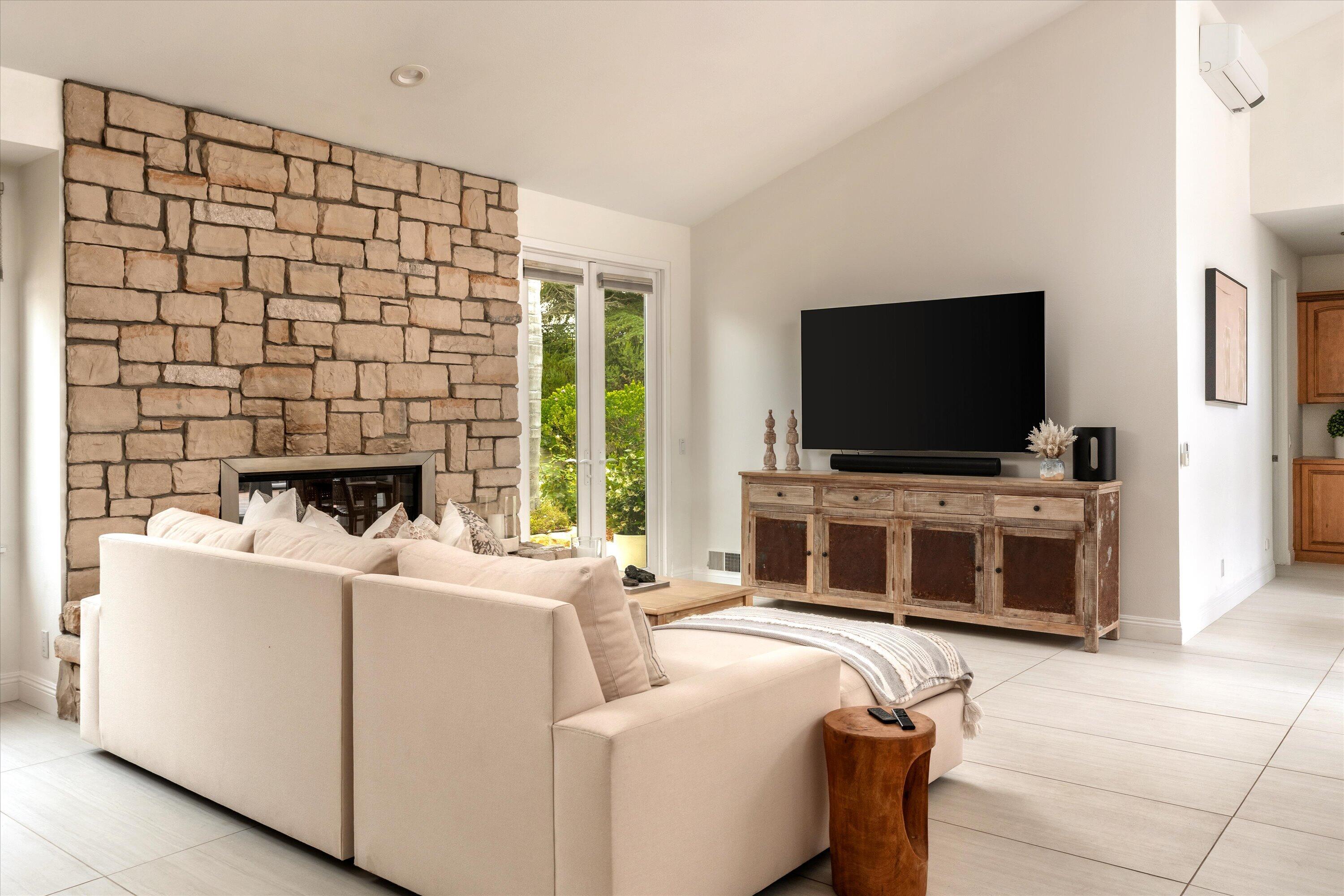 1024 Diamond Crest Court