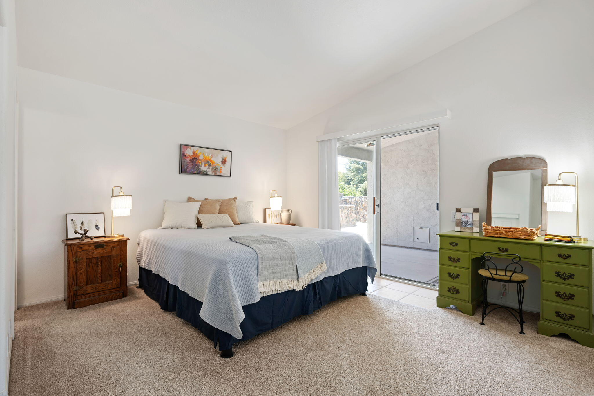 812 Vintage Way