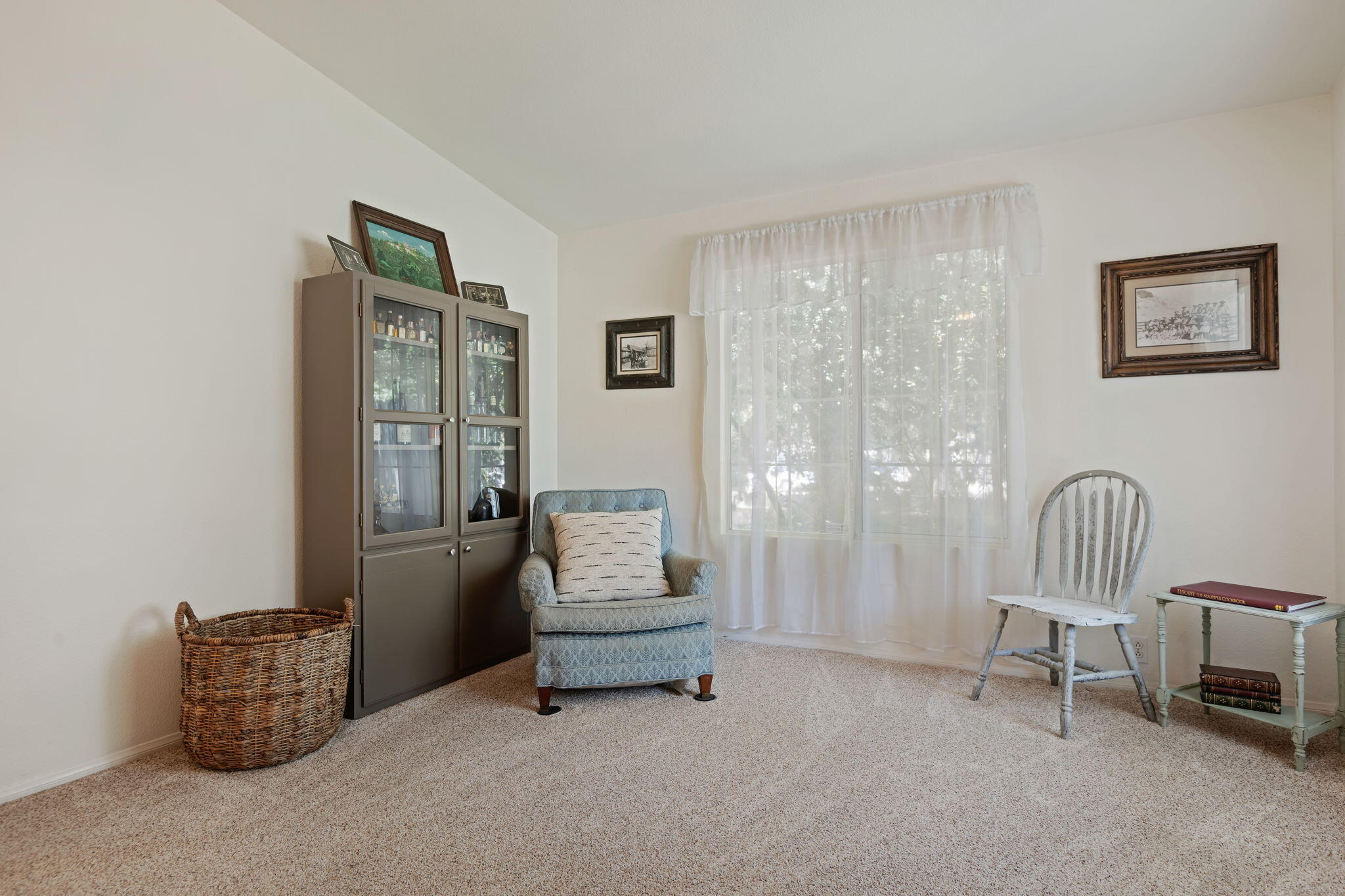 812 Vintage Way