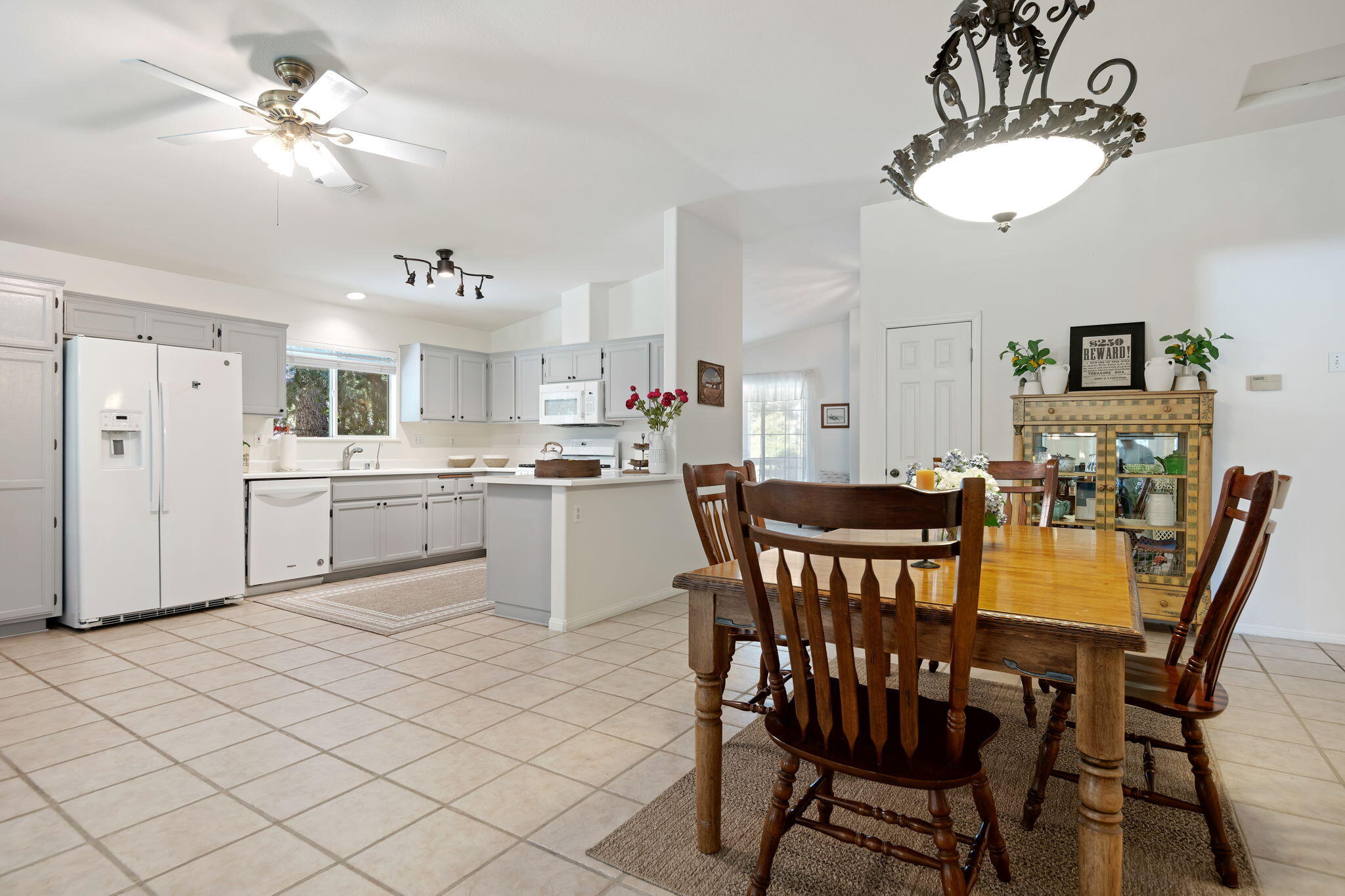 812 Vintage Way