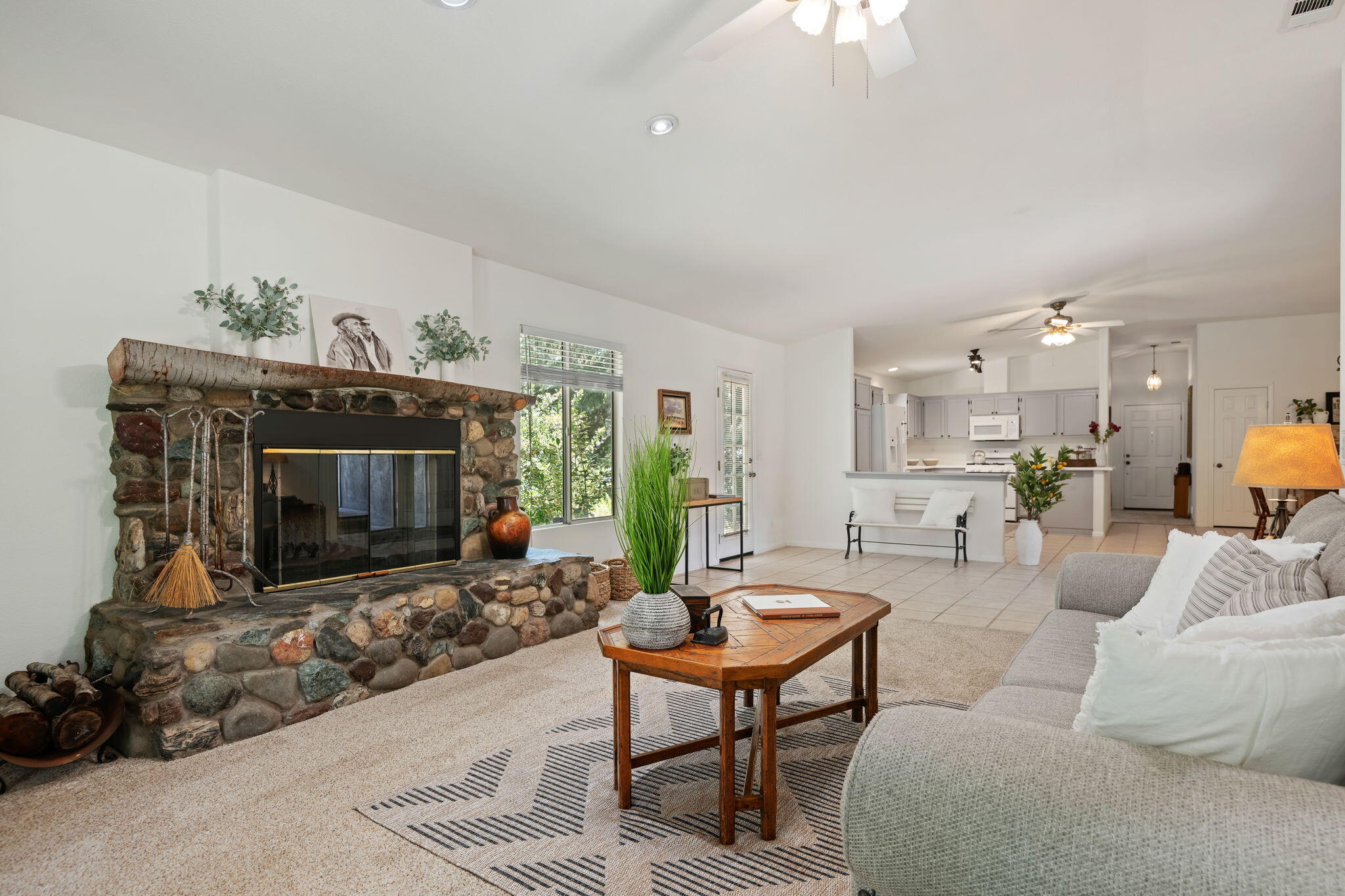 812 Vintage Way
