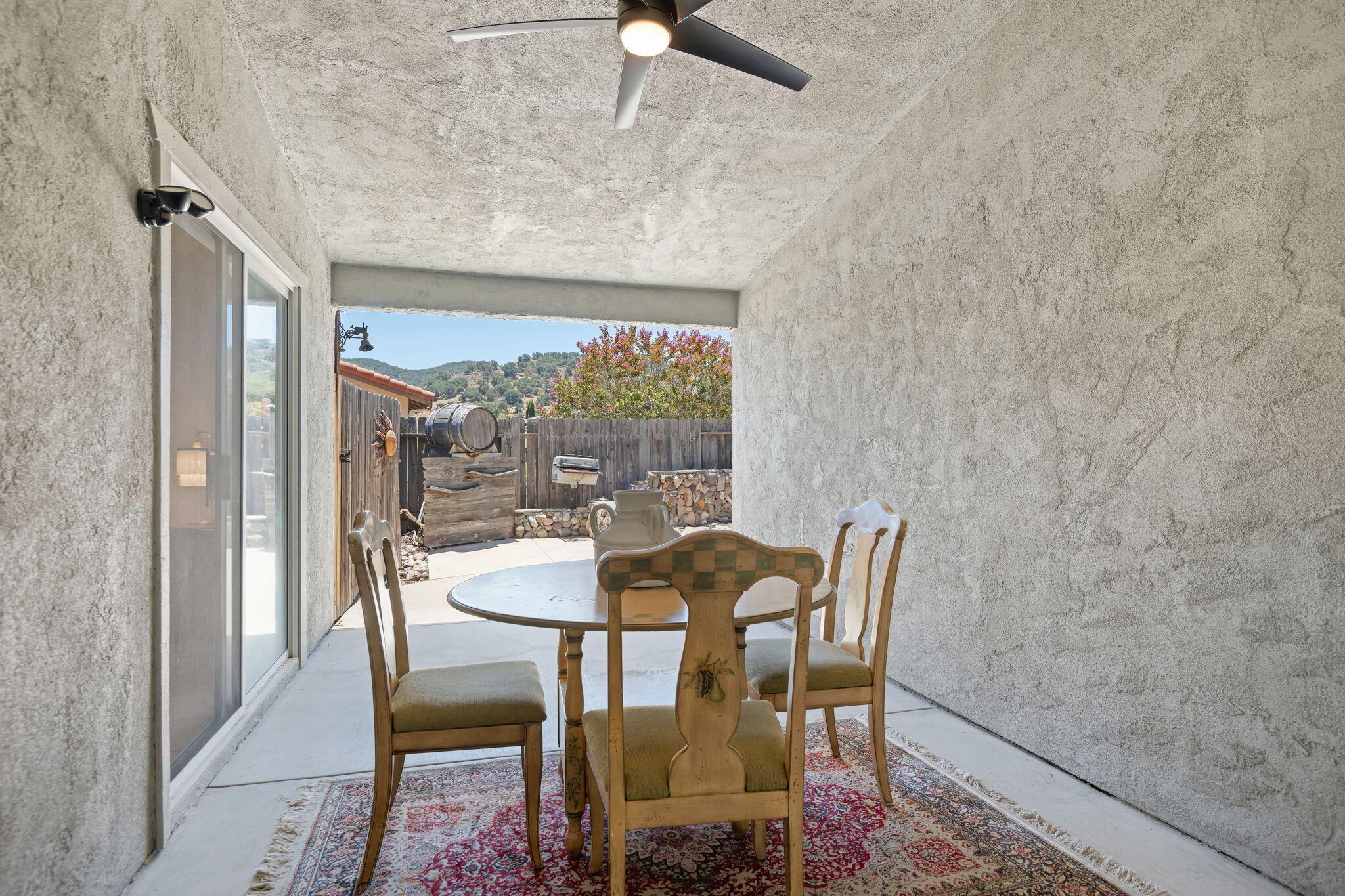 812 Vintage Way
