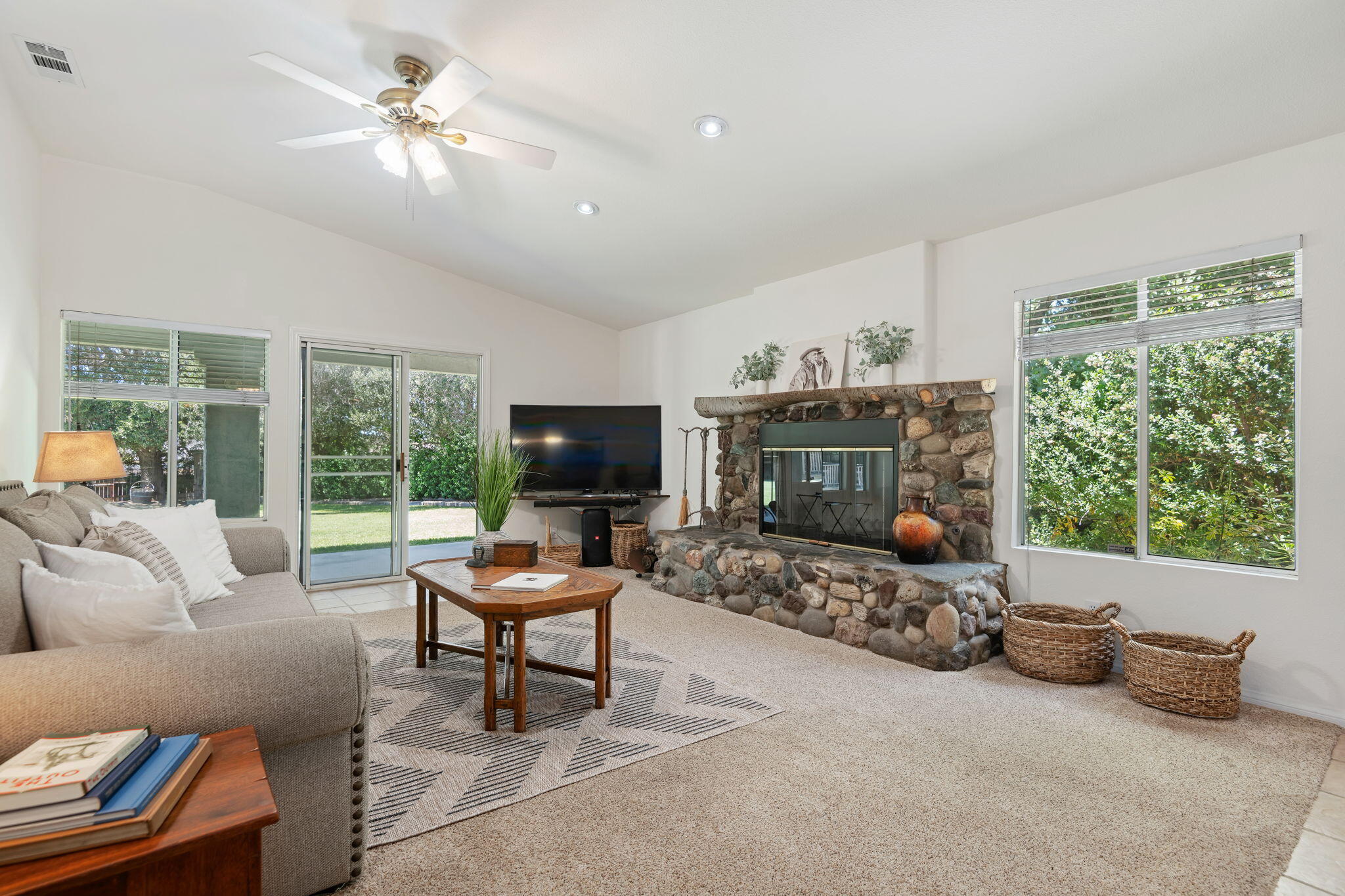 812 Vintage Way