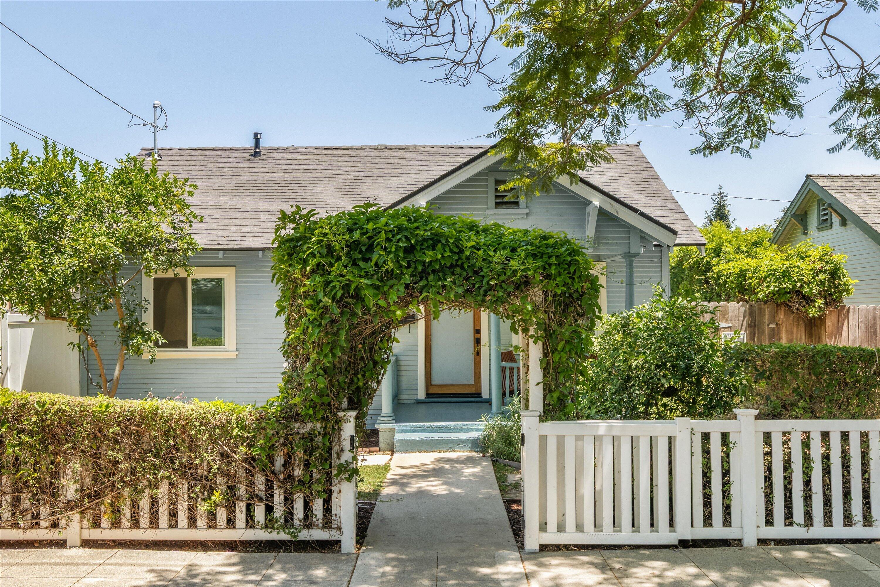 2030 Gillespie Street