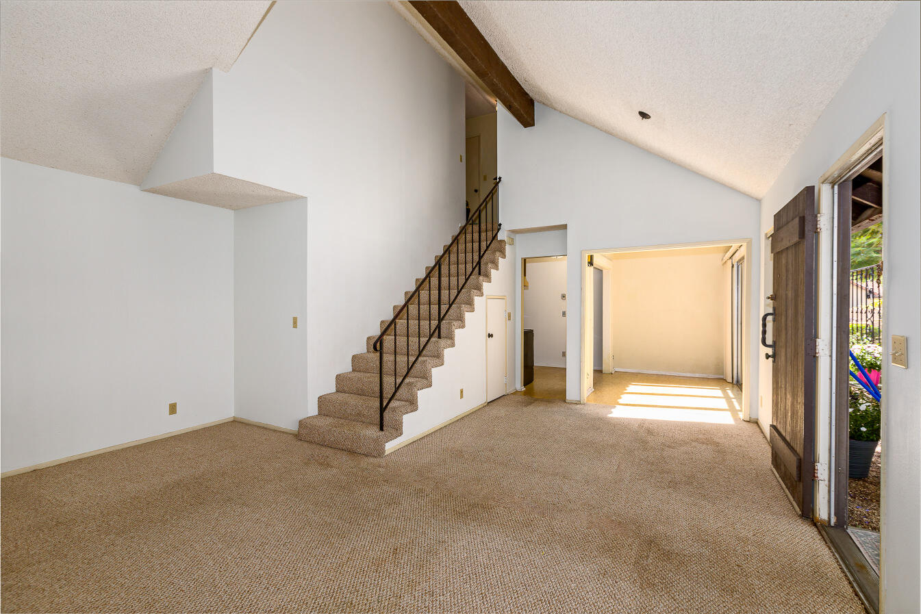 4701 Calle Reina