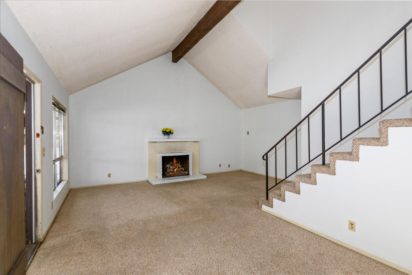 4701 Calle Reina