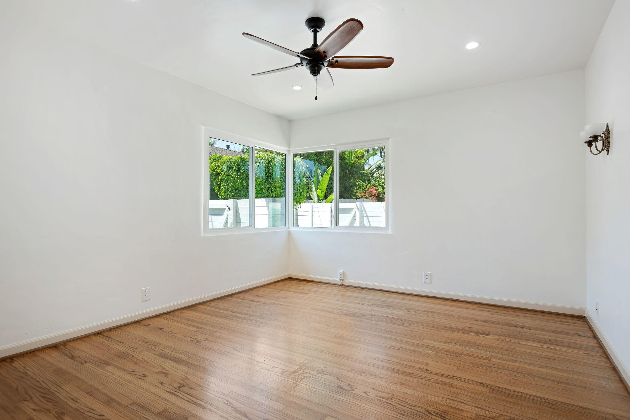 117 Santa Cruz Boulevard