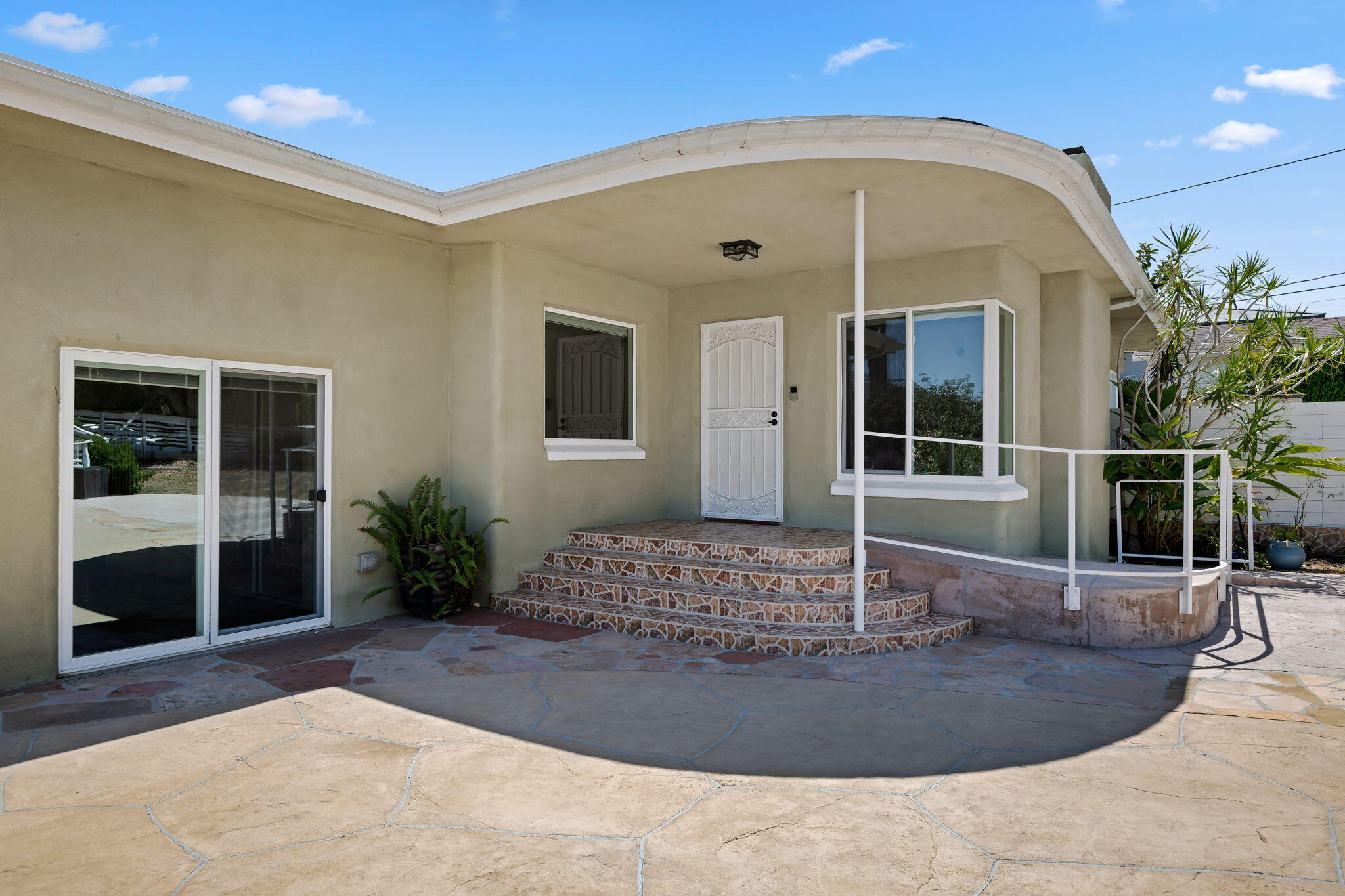117 Santa Cruz Boulevard