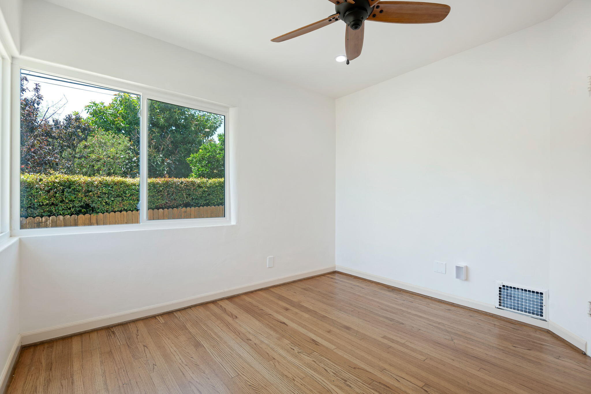 117 Santa Cruz Boulevard