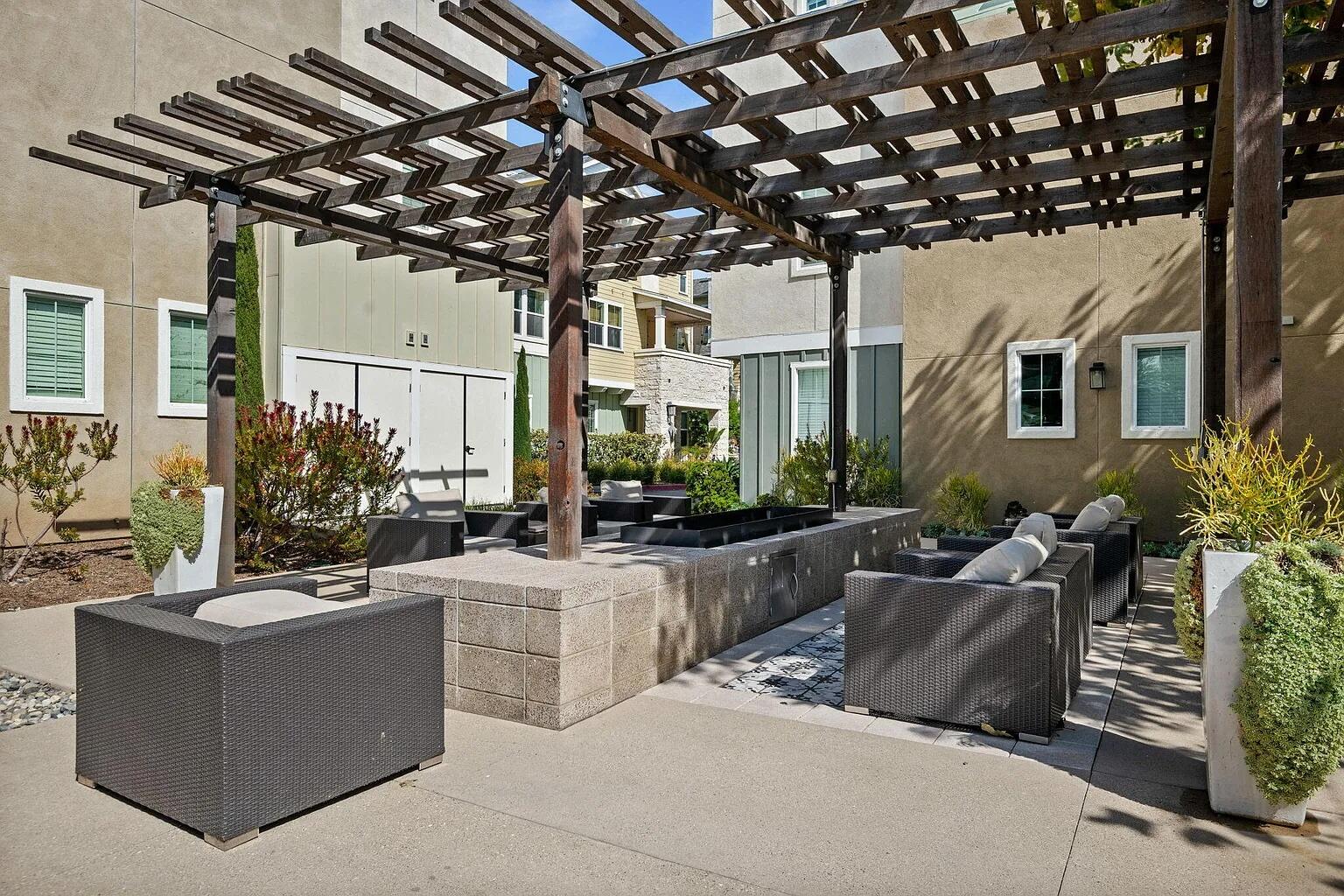 502 Asilomar Way Unit 105