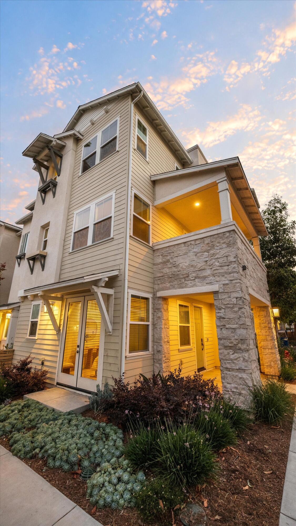 502 Asilomar Way Unit 105