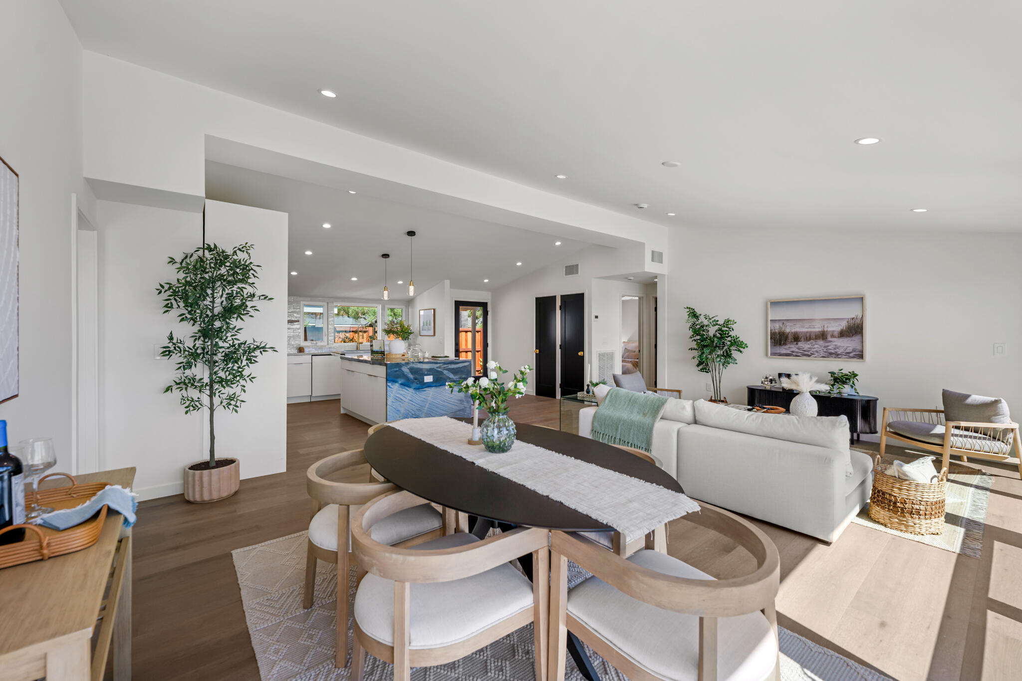 729 Juanita Avenue