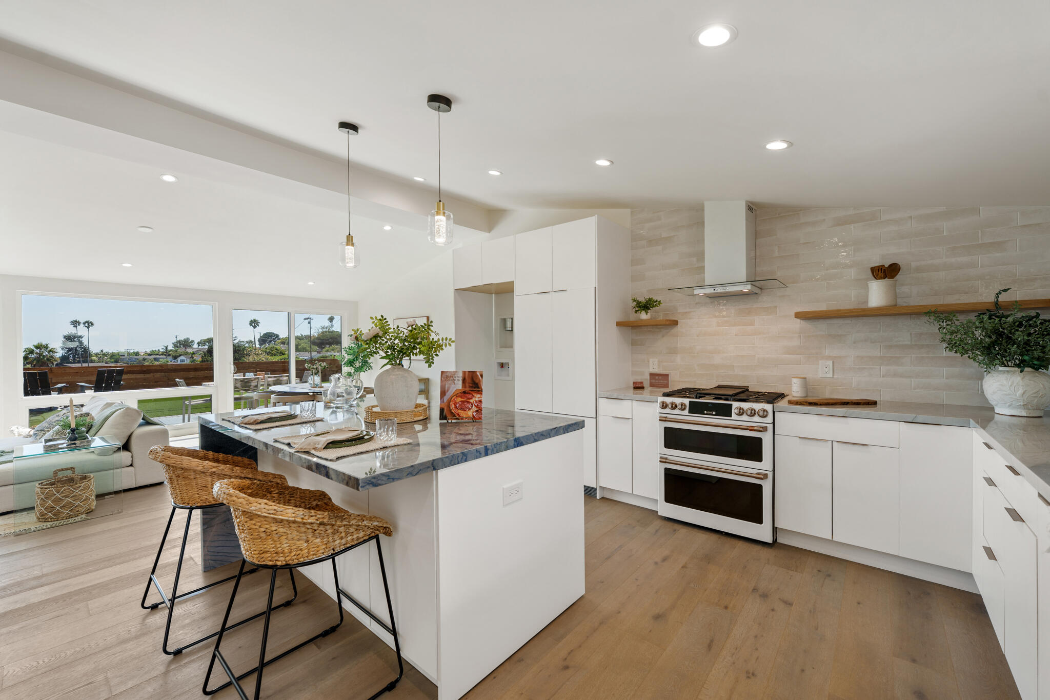 729 Juanita Avenue