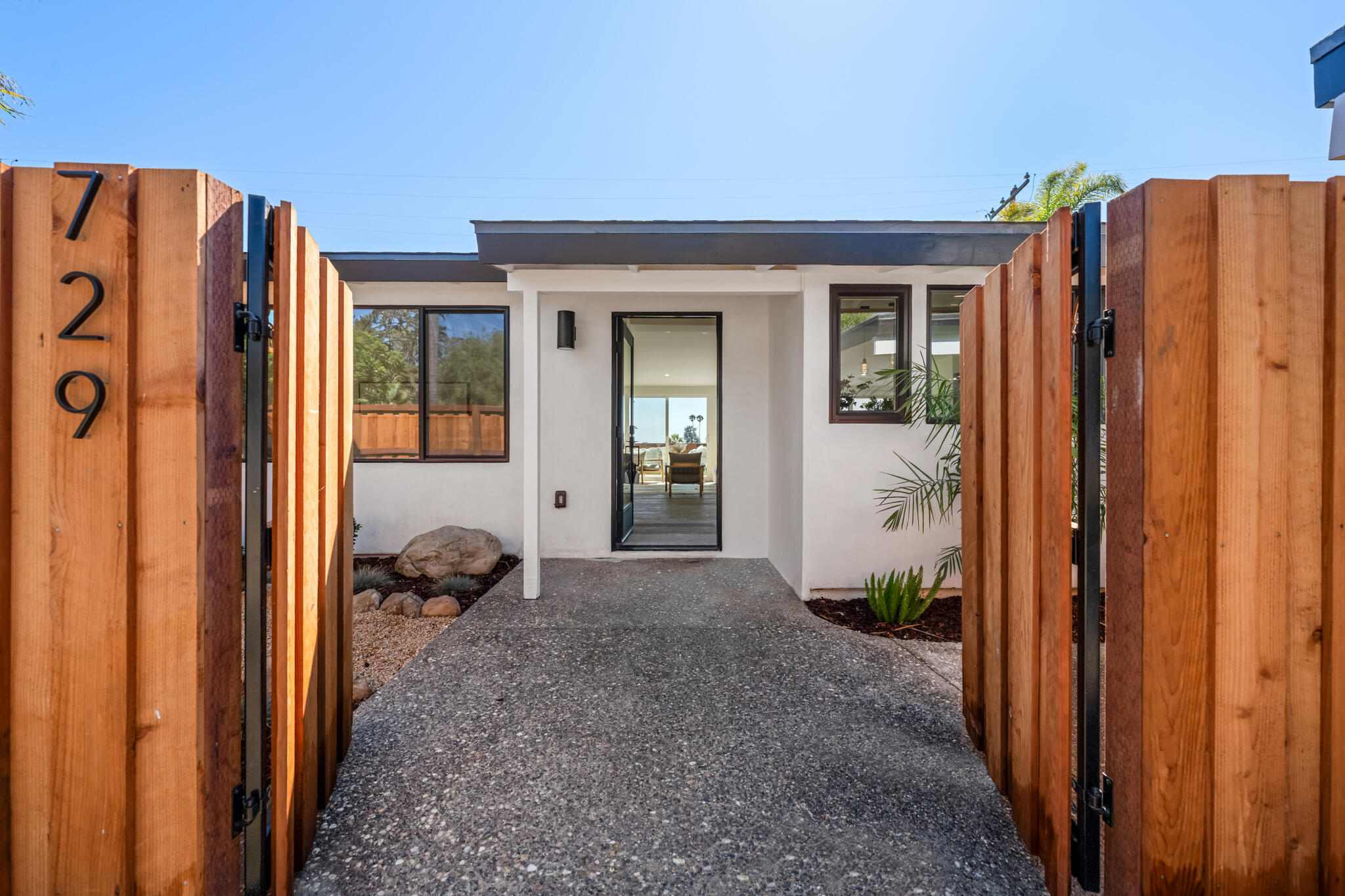 729 Juanita Avenue