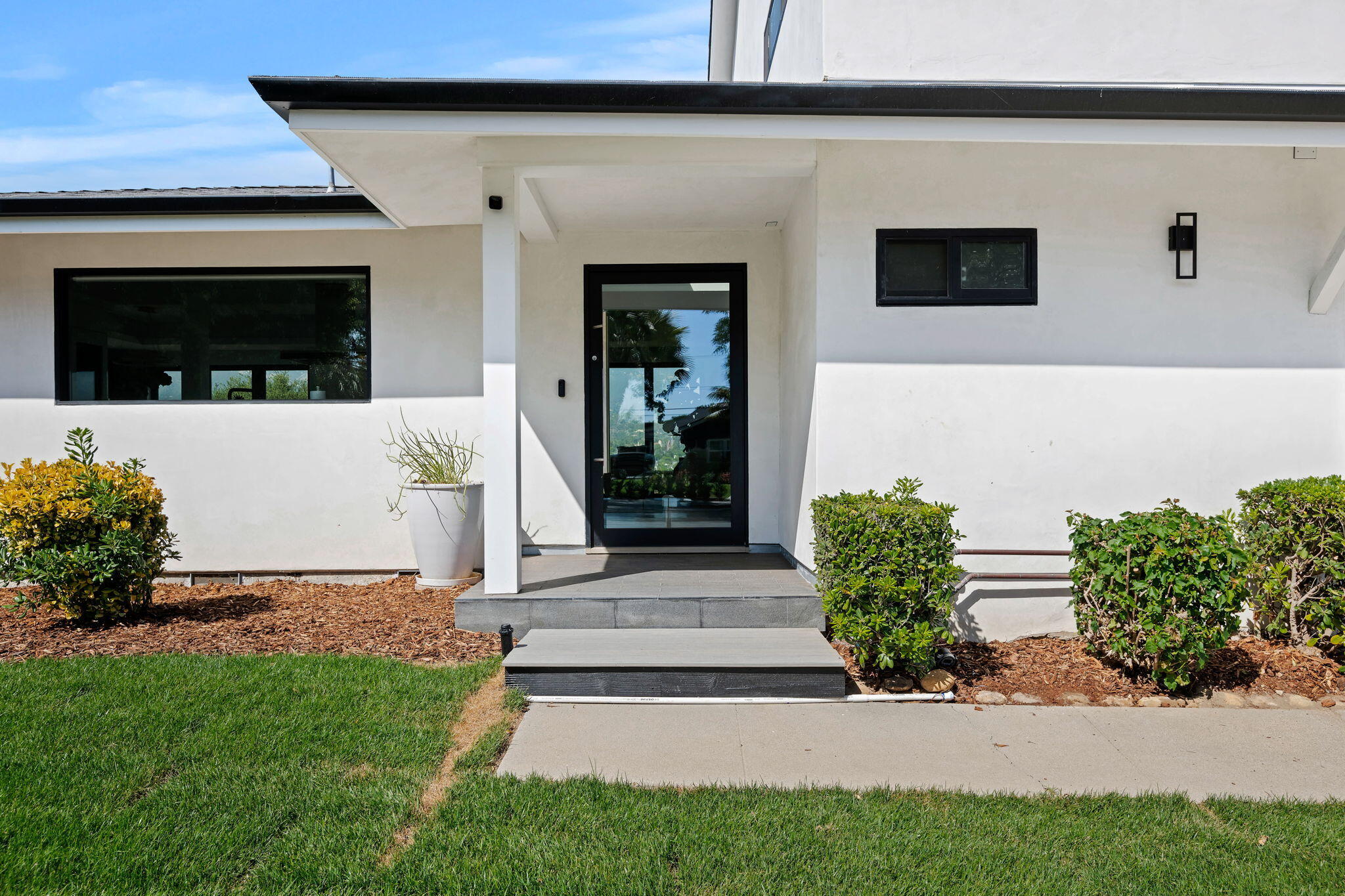 1106 Crestline Drive