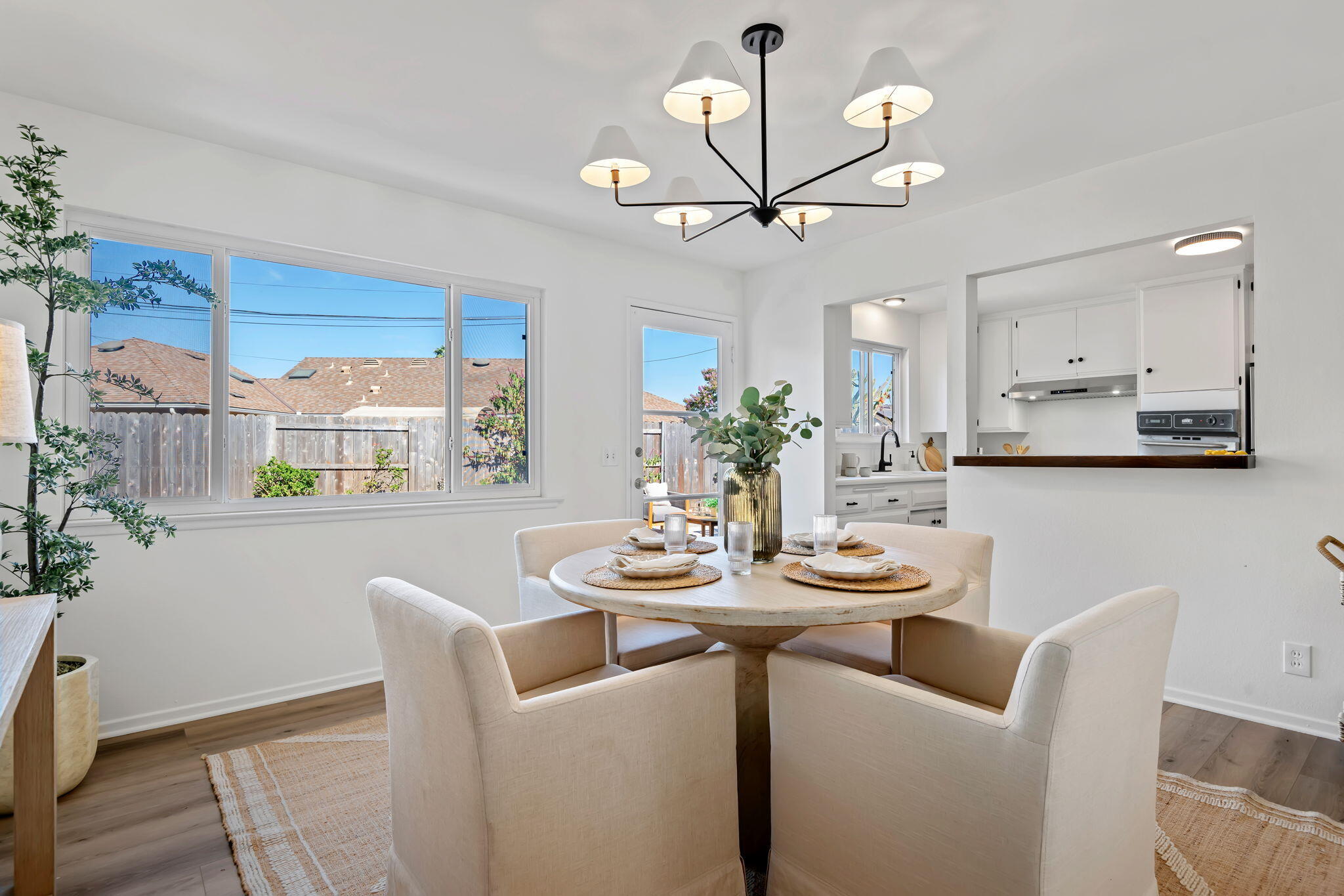 5082 Ella Lane