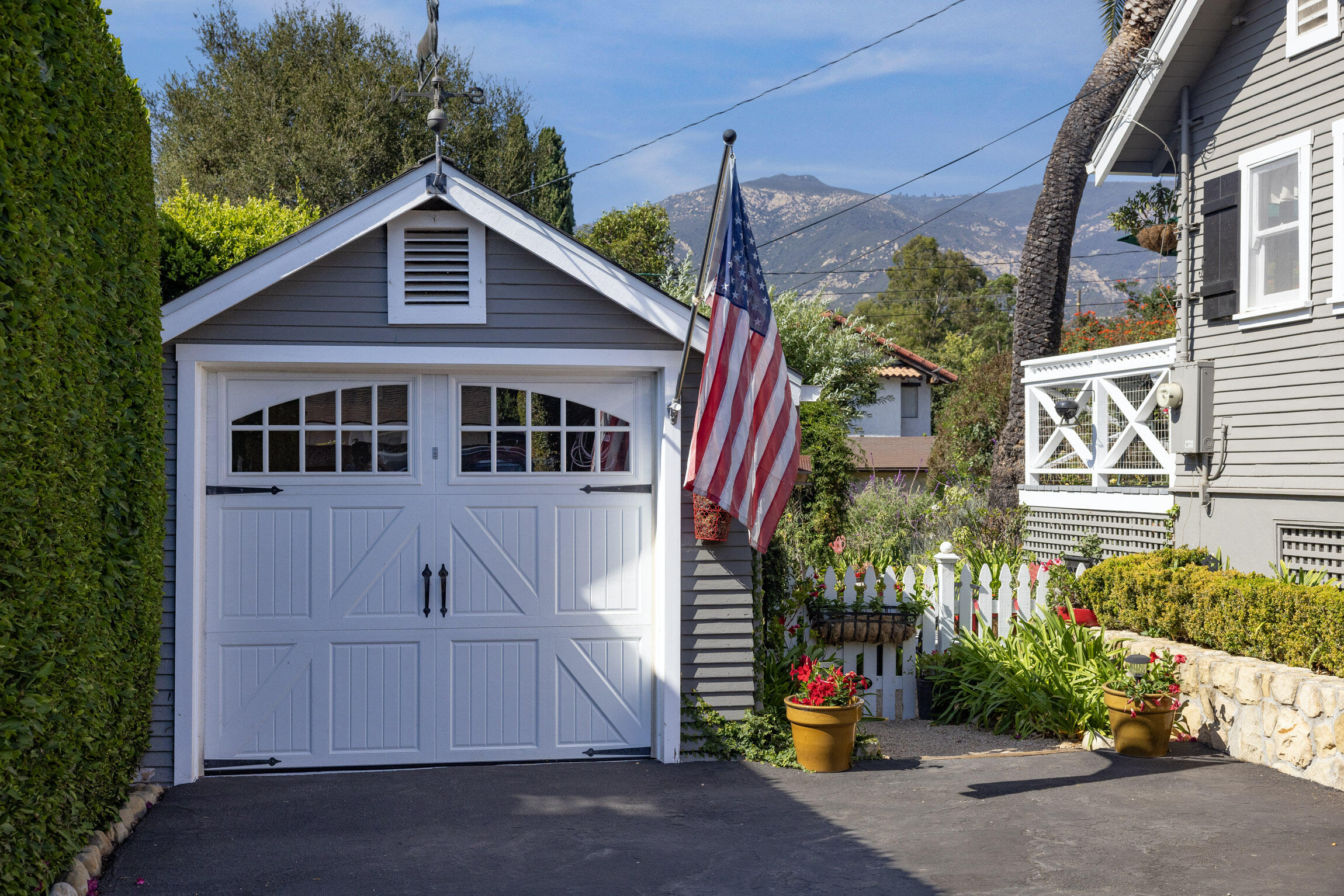 3892 Fairfax Road