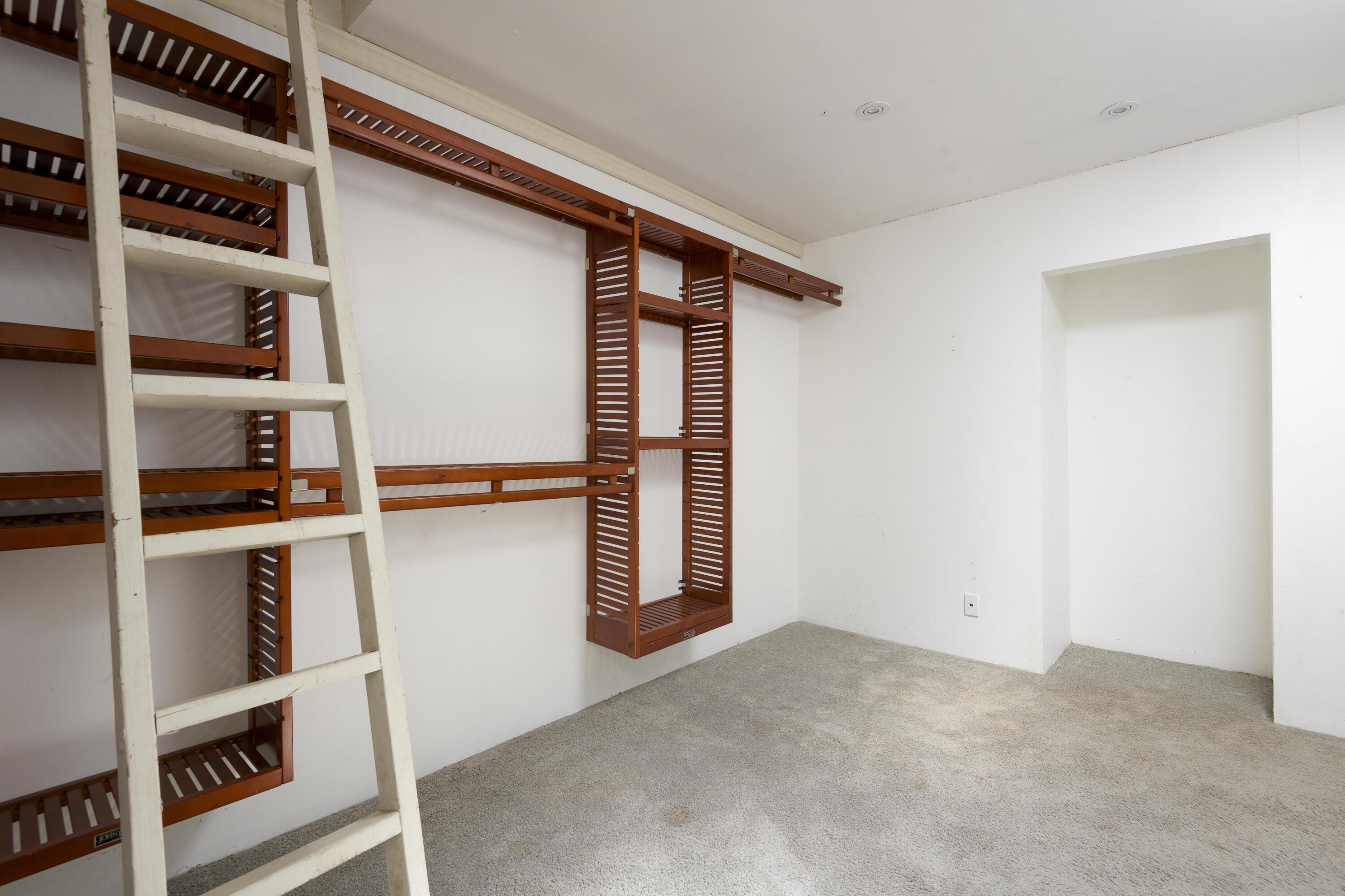 1085 Tunnel Road