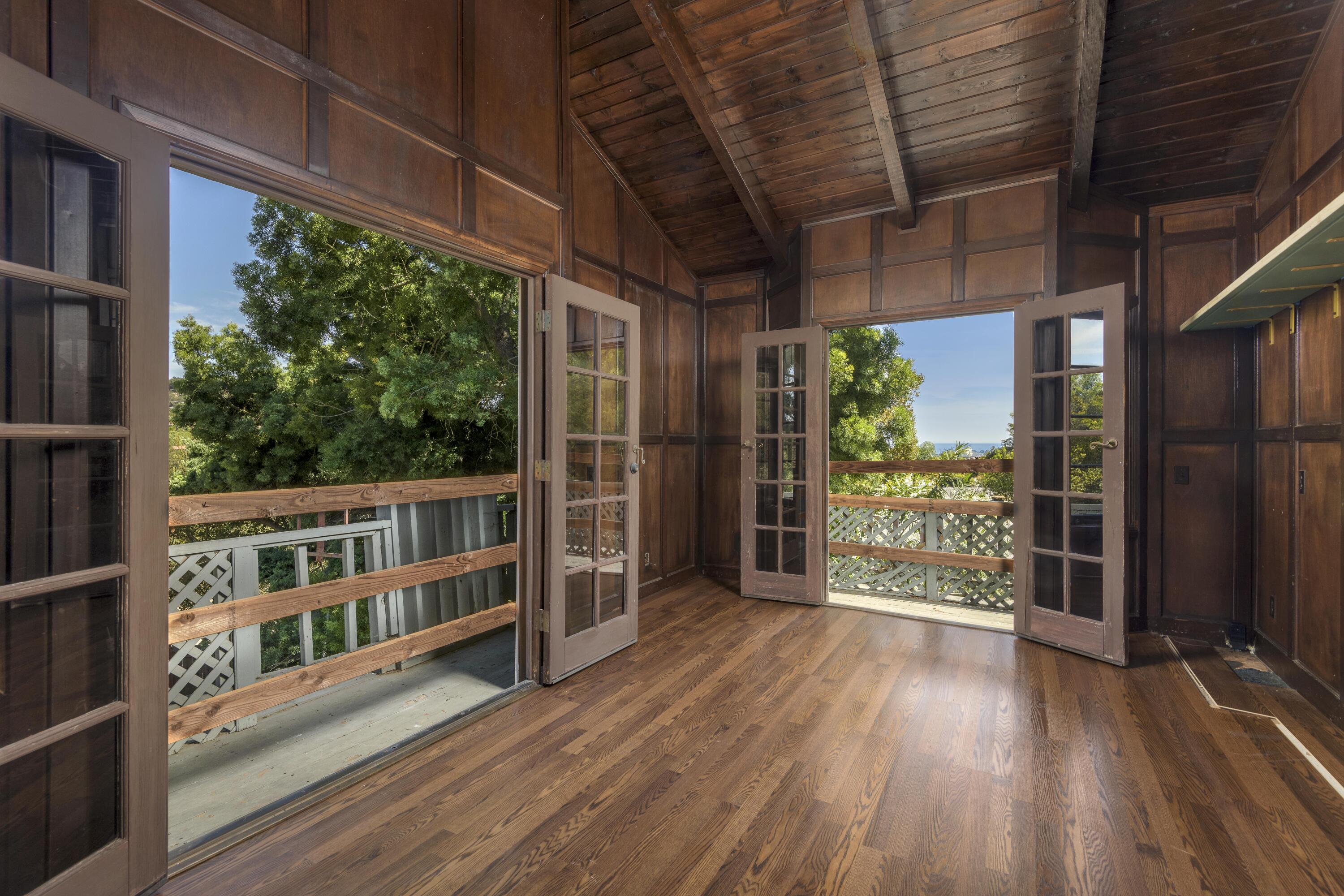 1085 Tunnel Road