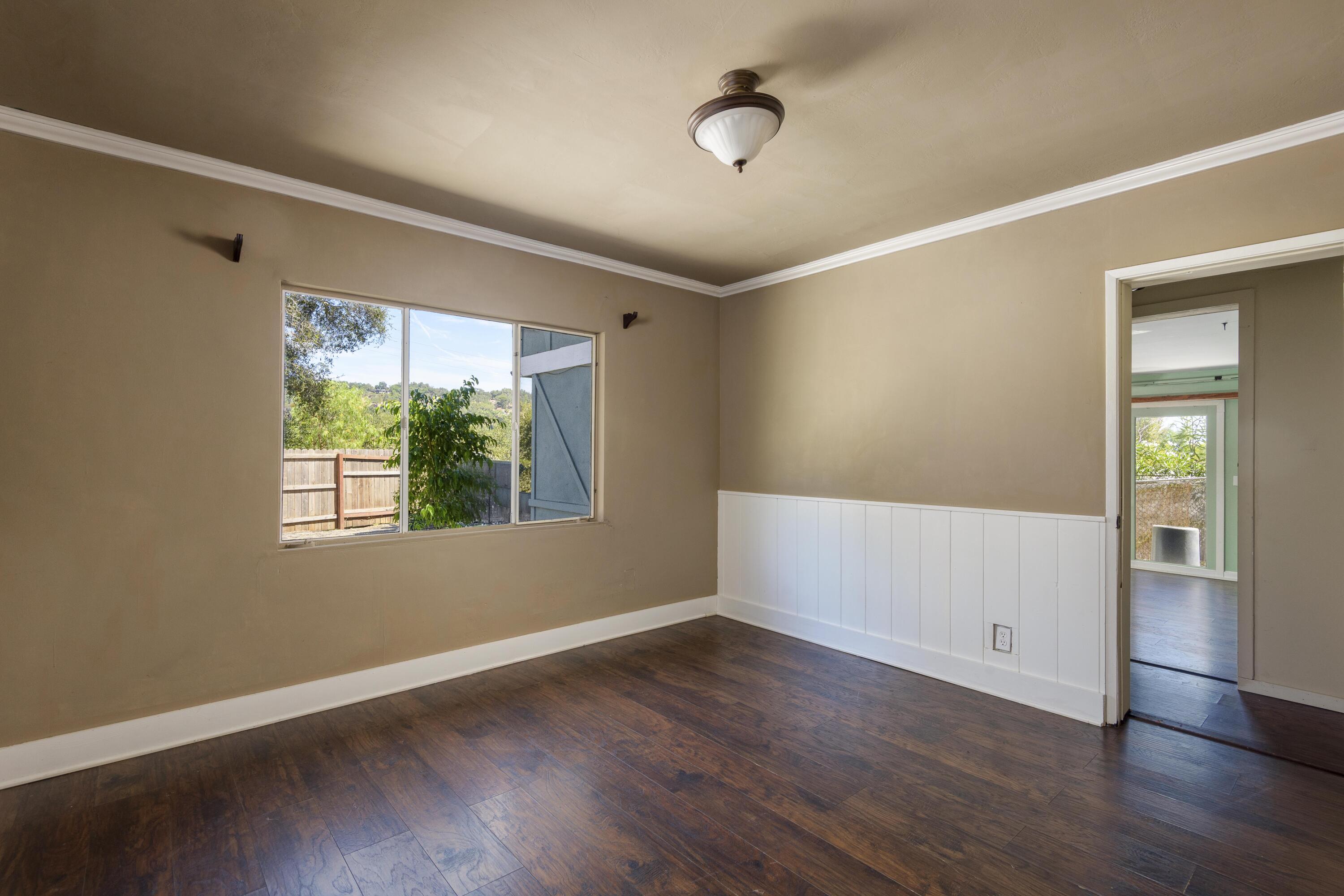 1085 Tunnel Road