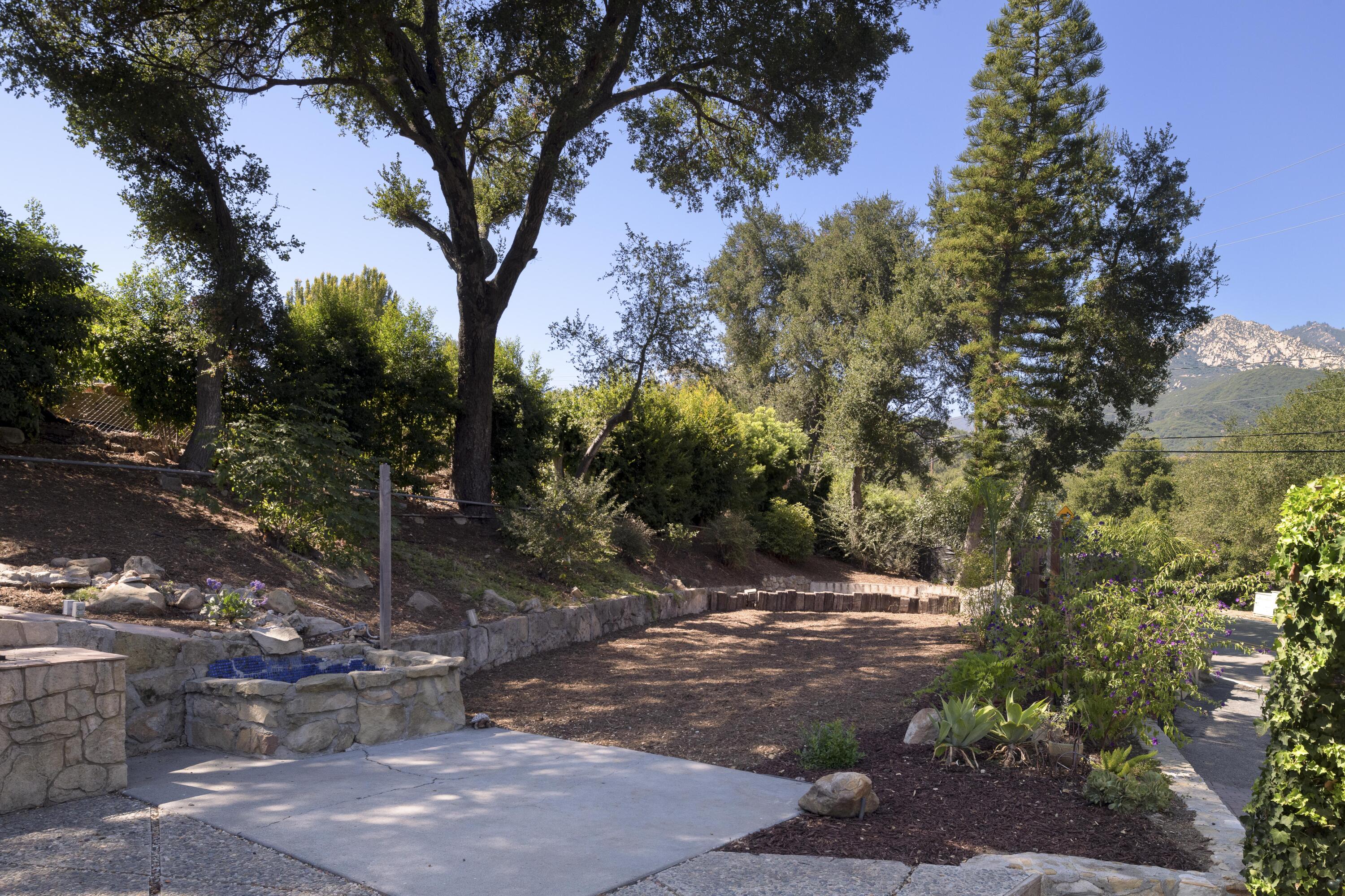 1085 Tunnel Road