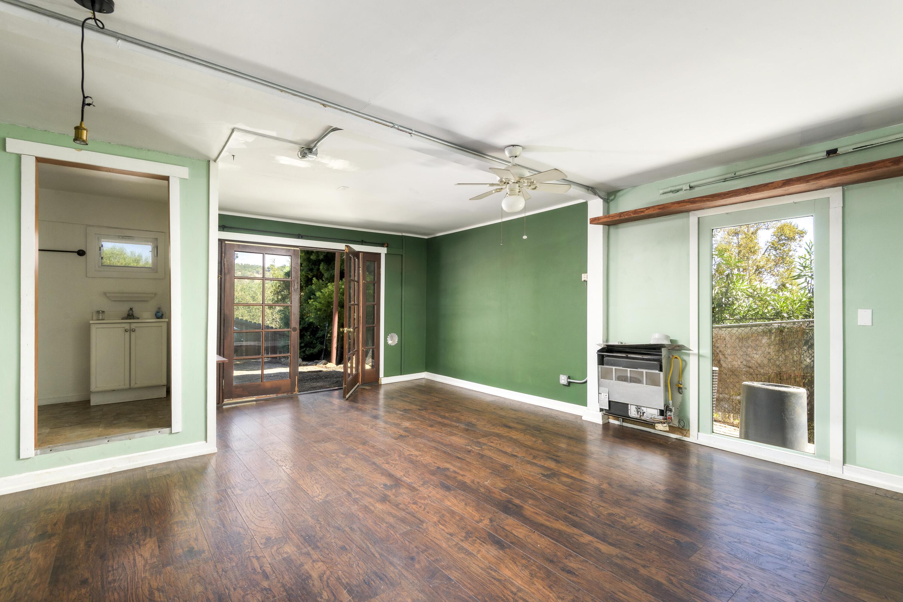 1085 Tunnel Road