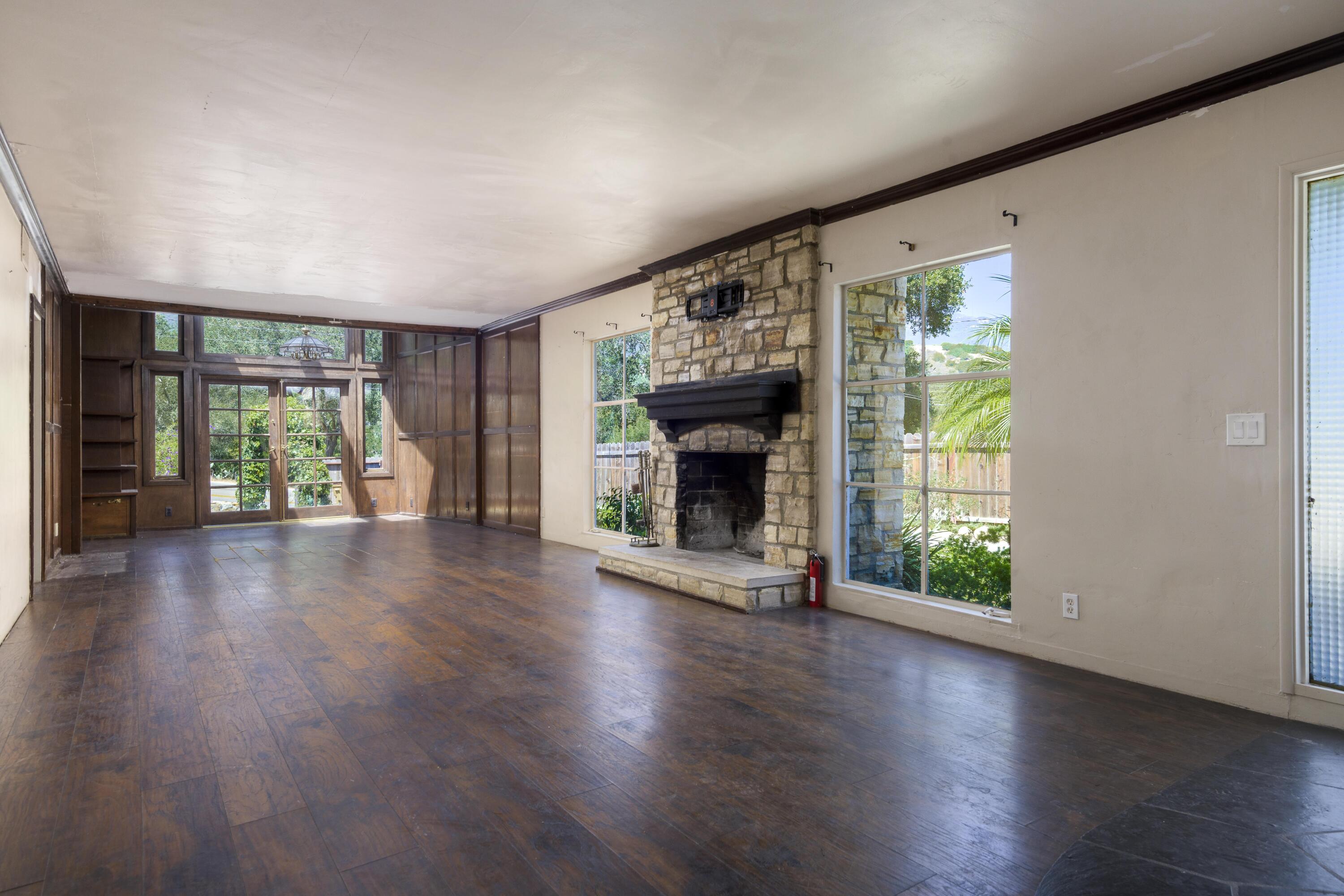 1085 Tunnel Road