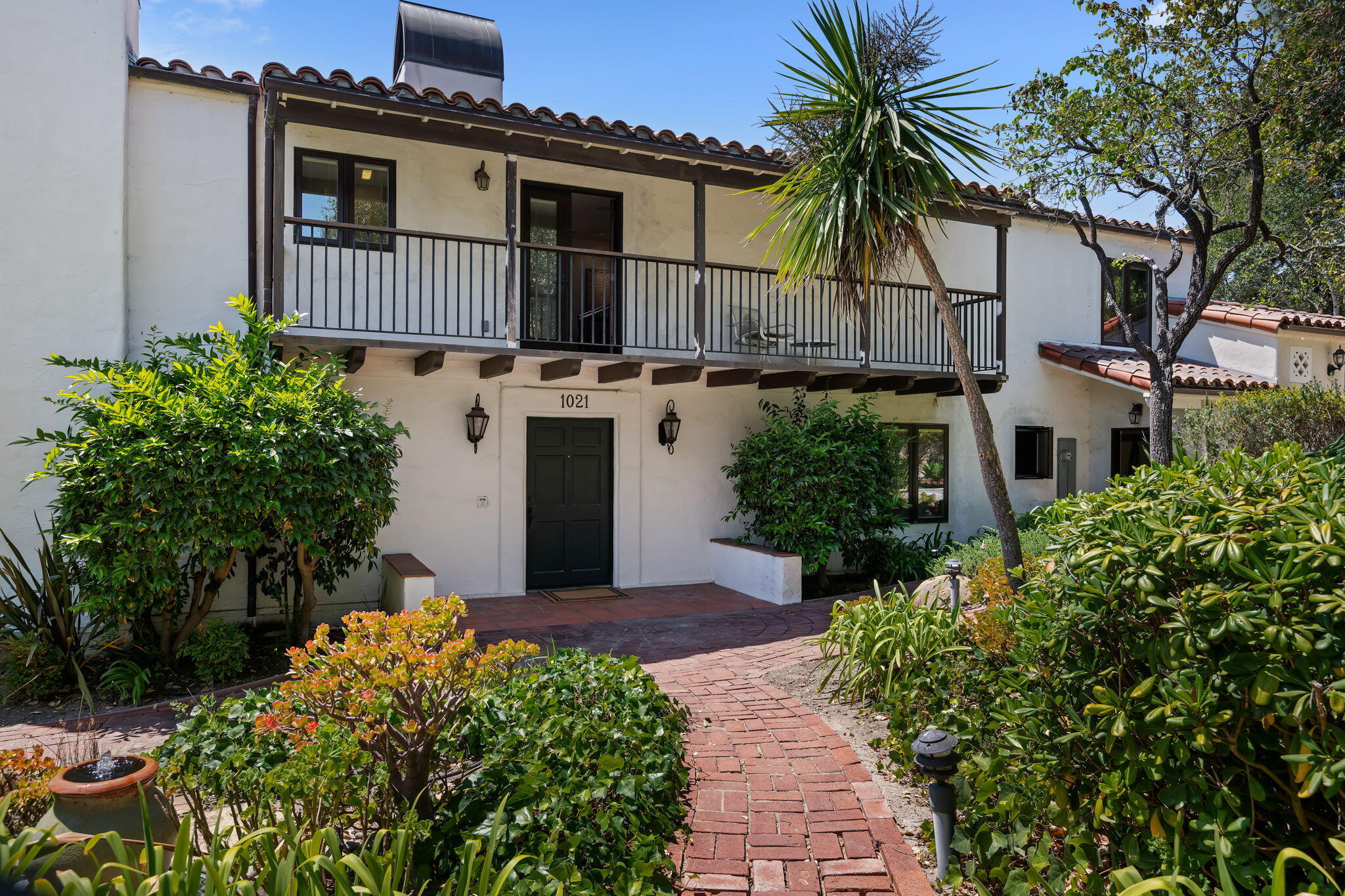 1021 Las Alturas Road
