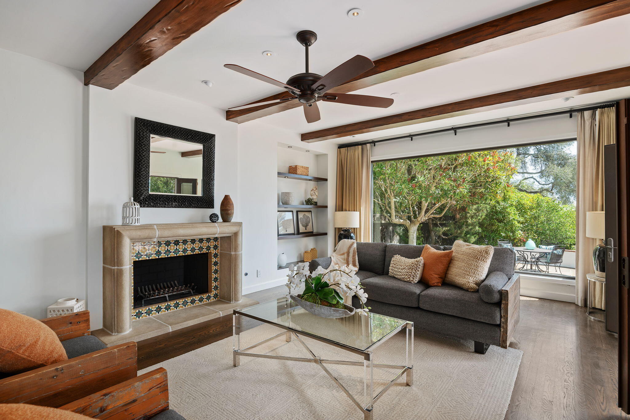 1021 Las Alturas Road