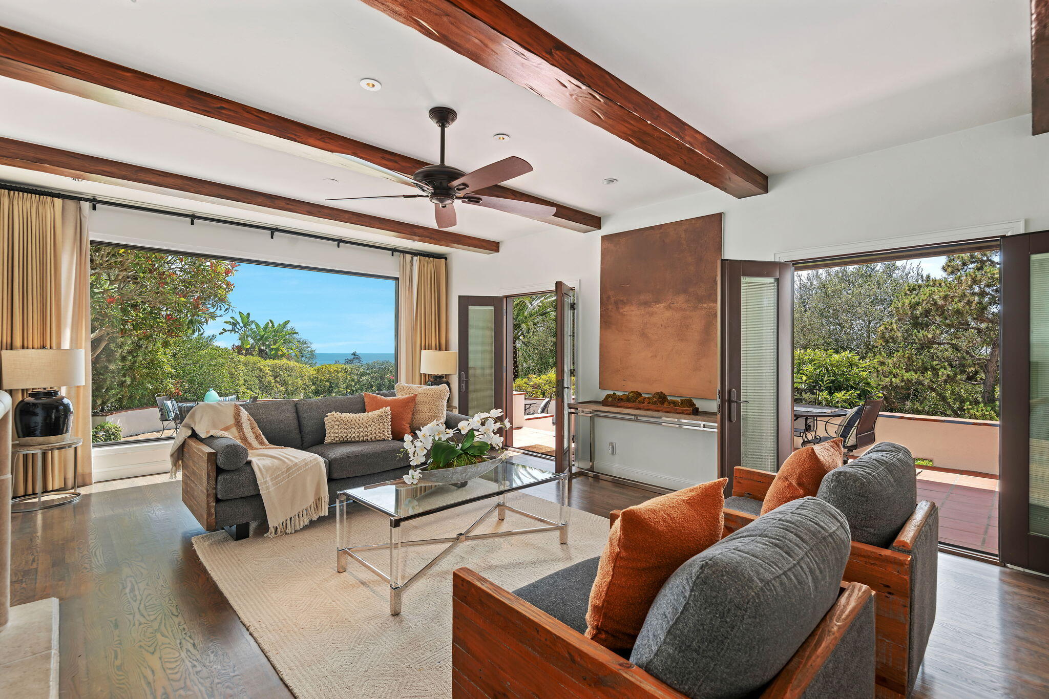 1021 Las Alturas Road