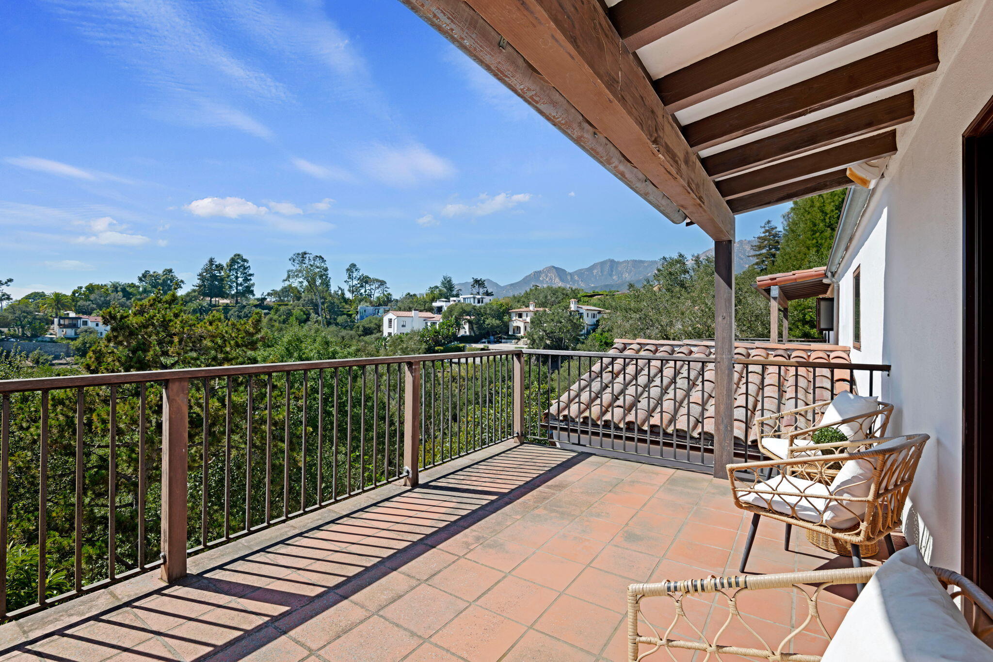 1021 Las Alturas Road