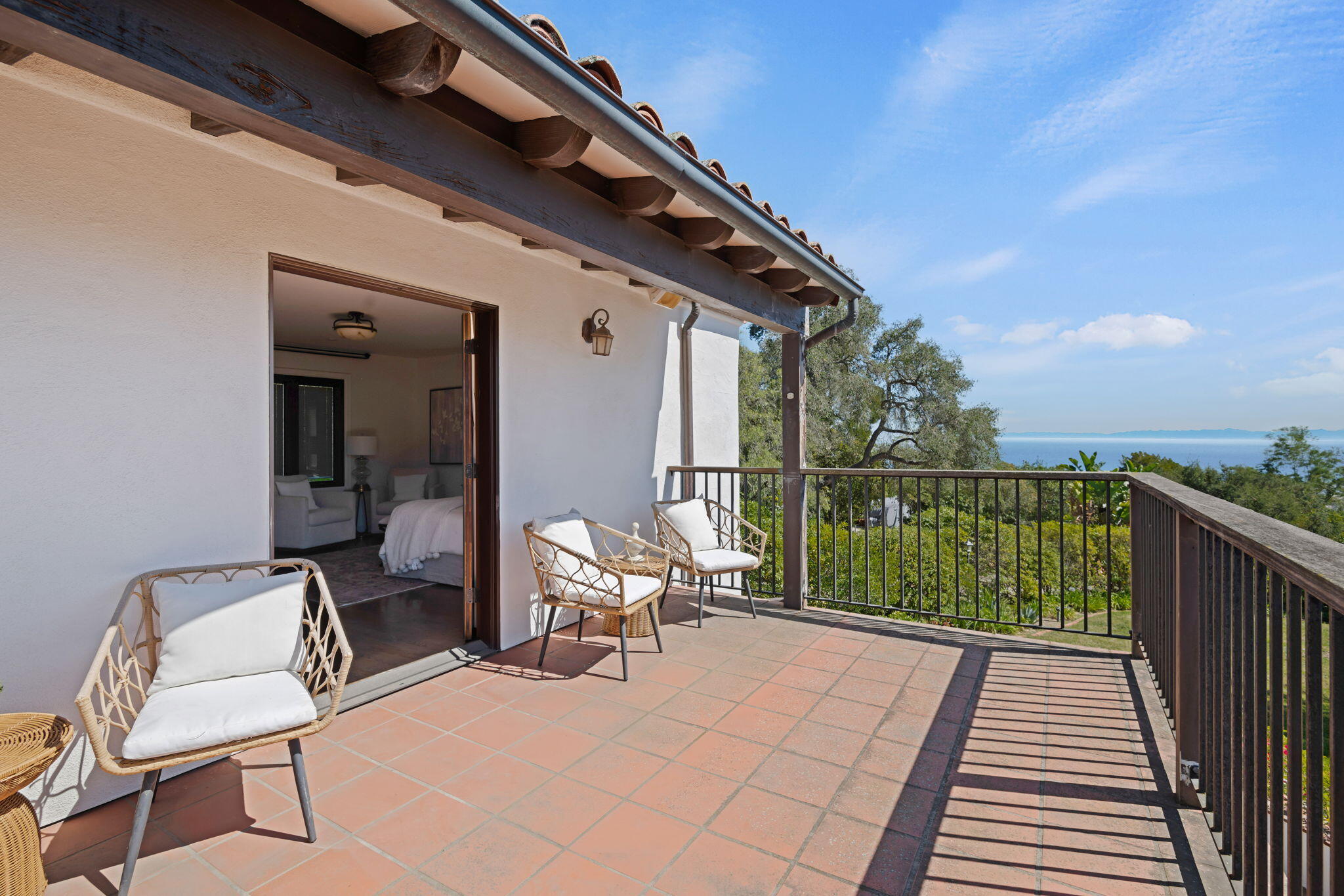 1021 Las Alturas Road